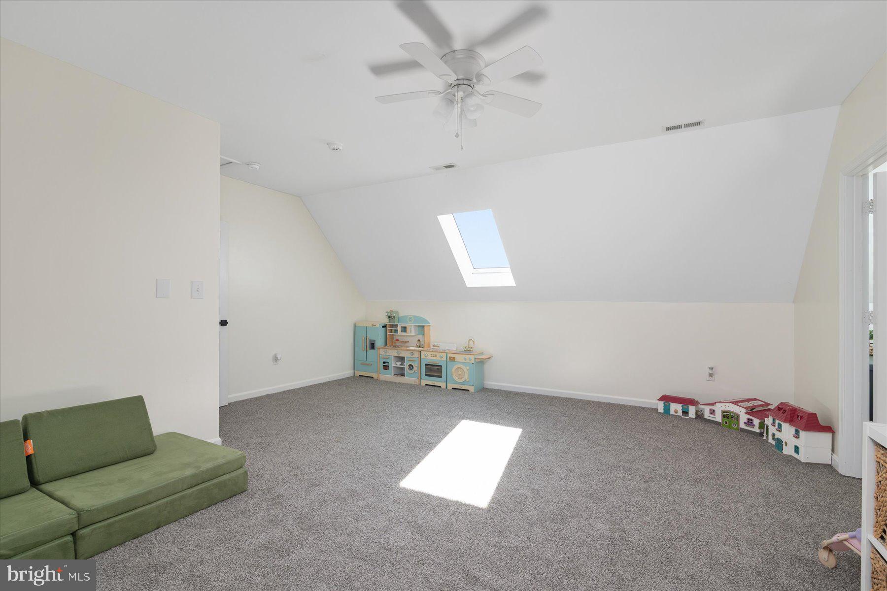 OAKMONT GREEN - Residential