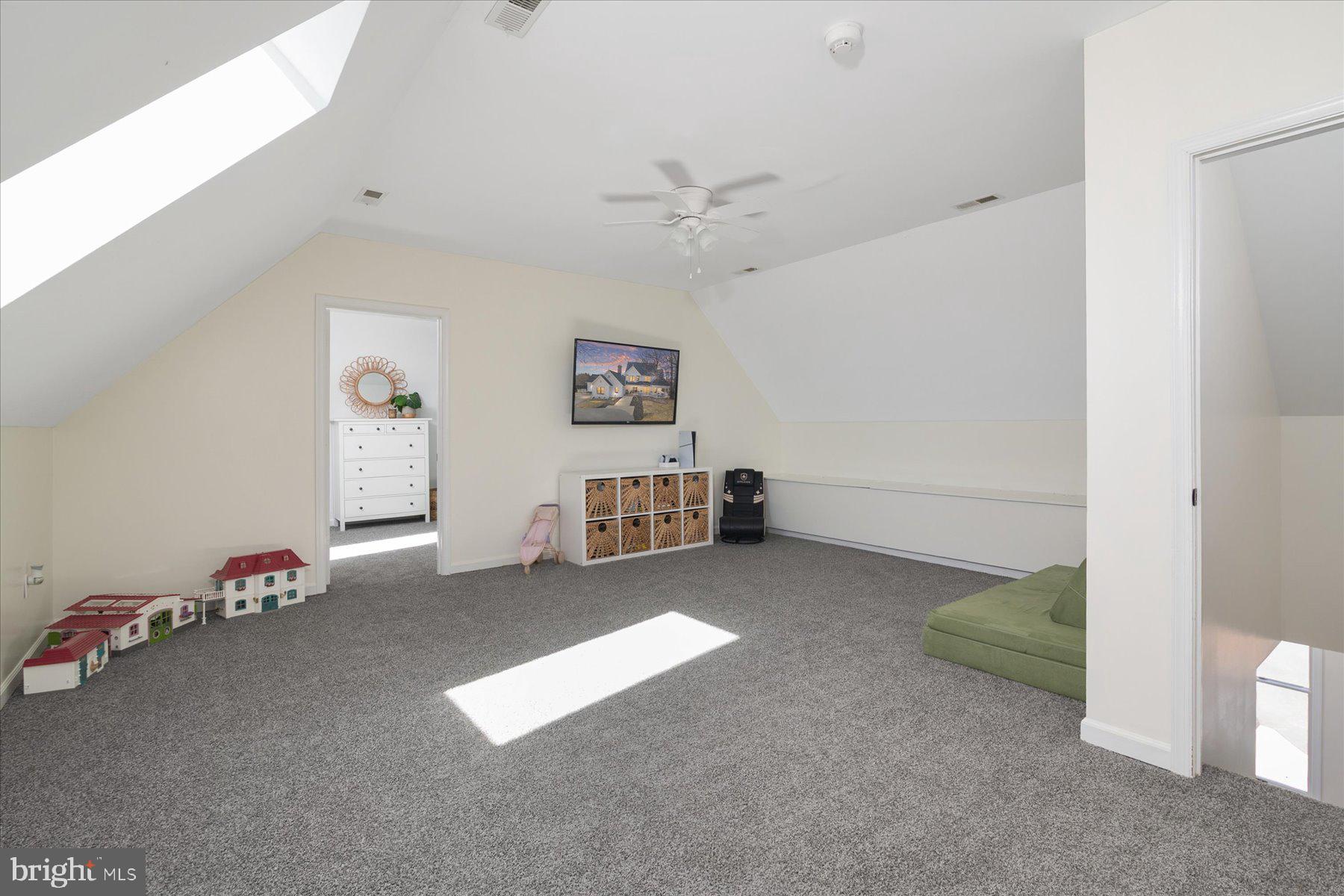 OAKMONT GREEN - Residential