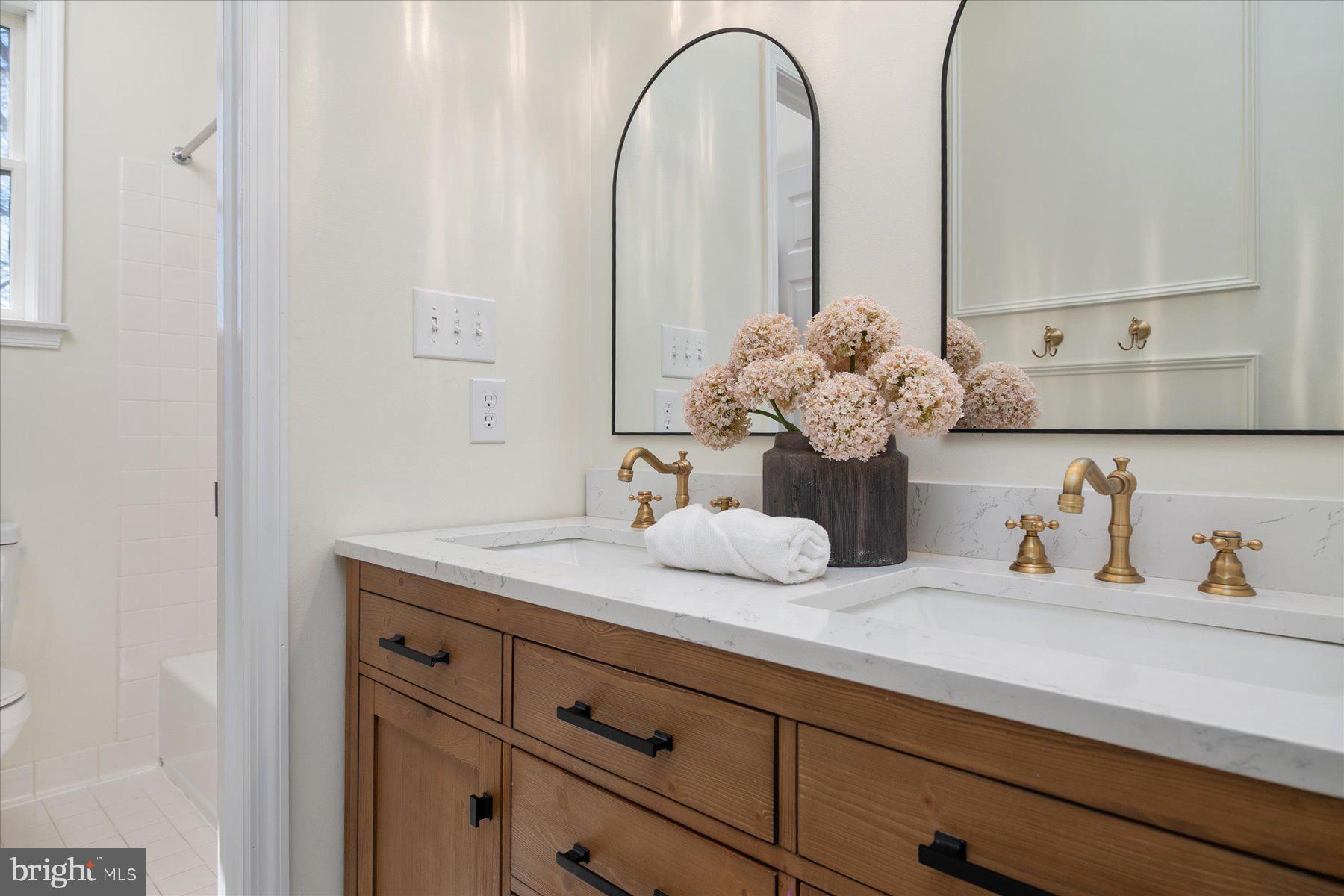 OAKMONT GREEN - Residential