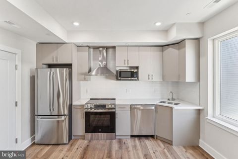 Townhouse For Rent - 1436 Parrish Street #D<br/> PHILADELPHIA, PA 19130
