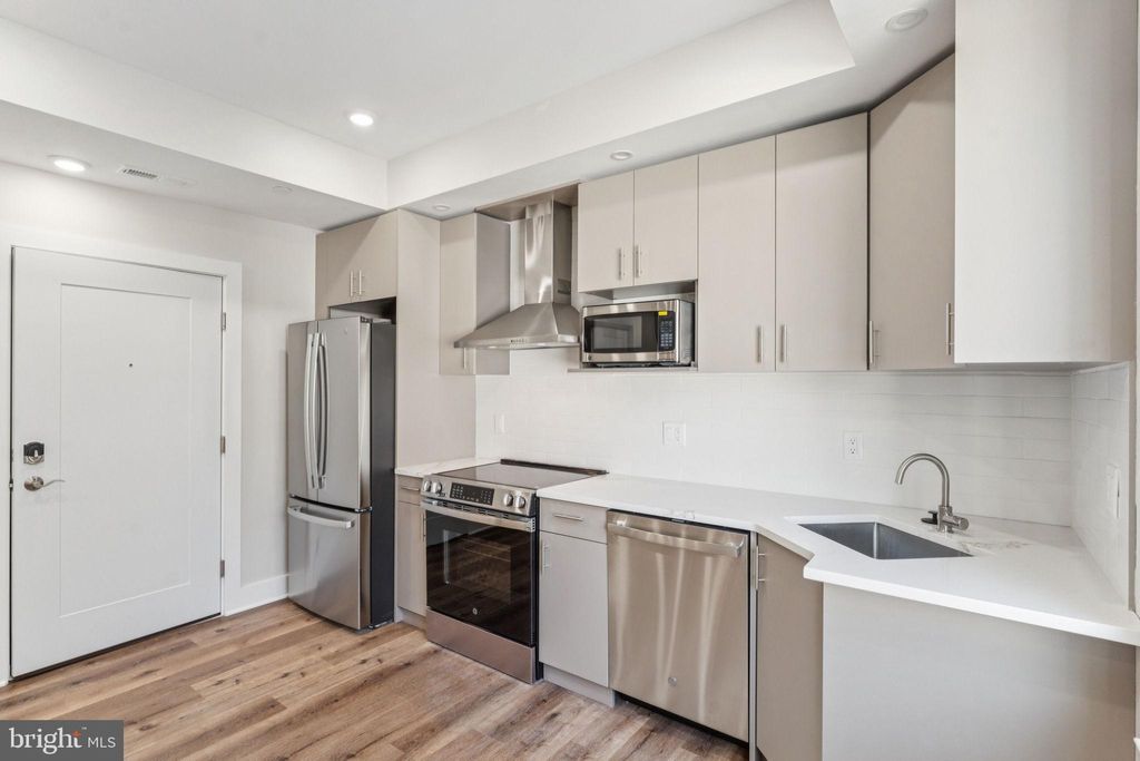 Photo of 1436 Parrish Street #D, PHILADELPHIA, PA 19130 (MLS # PAPH2569258)