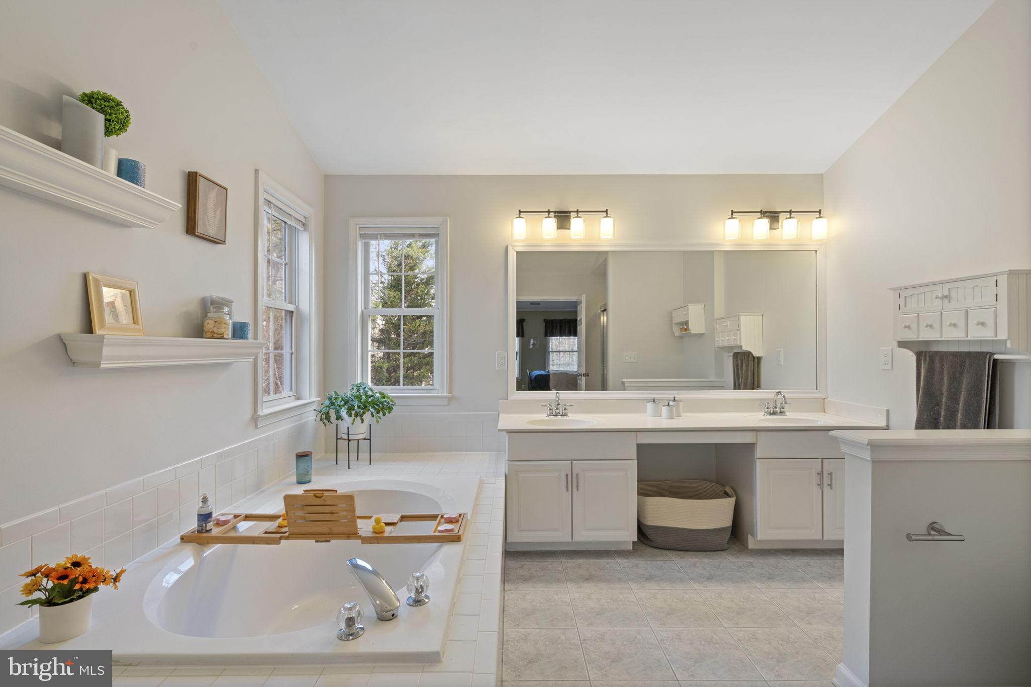 WINDSOR FOREST - Residential