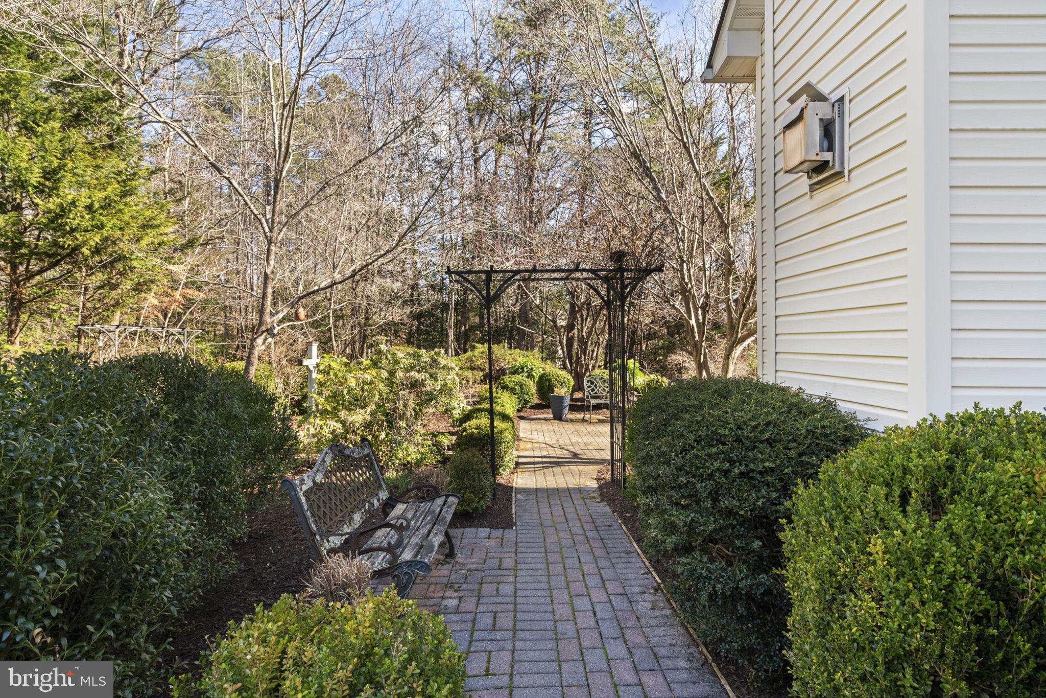 WINDSOR FOREST - Residential