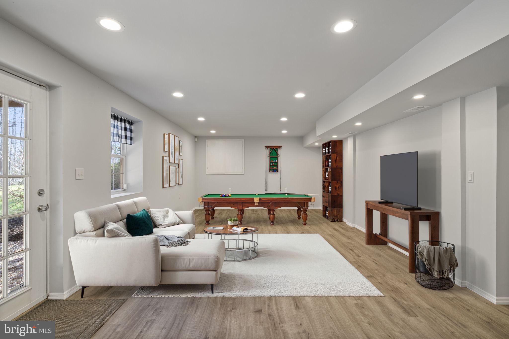 WINDSOR FOREST - Residential