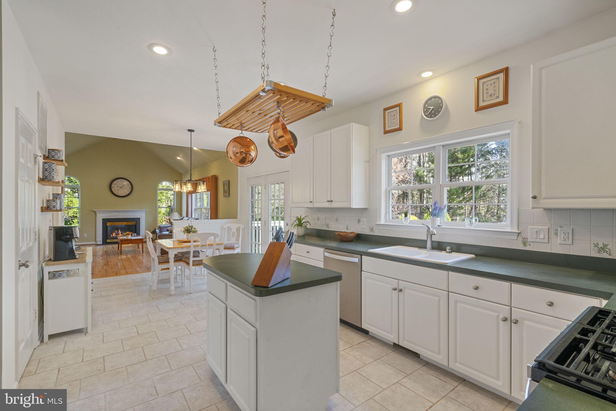 WINDSOR FOREST - Residential