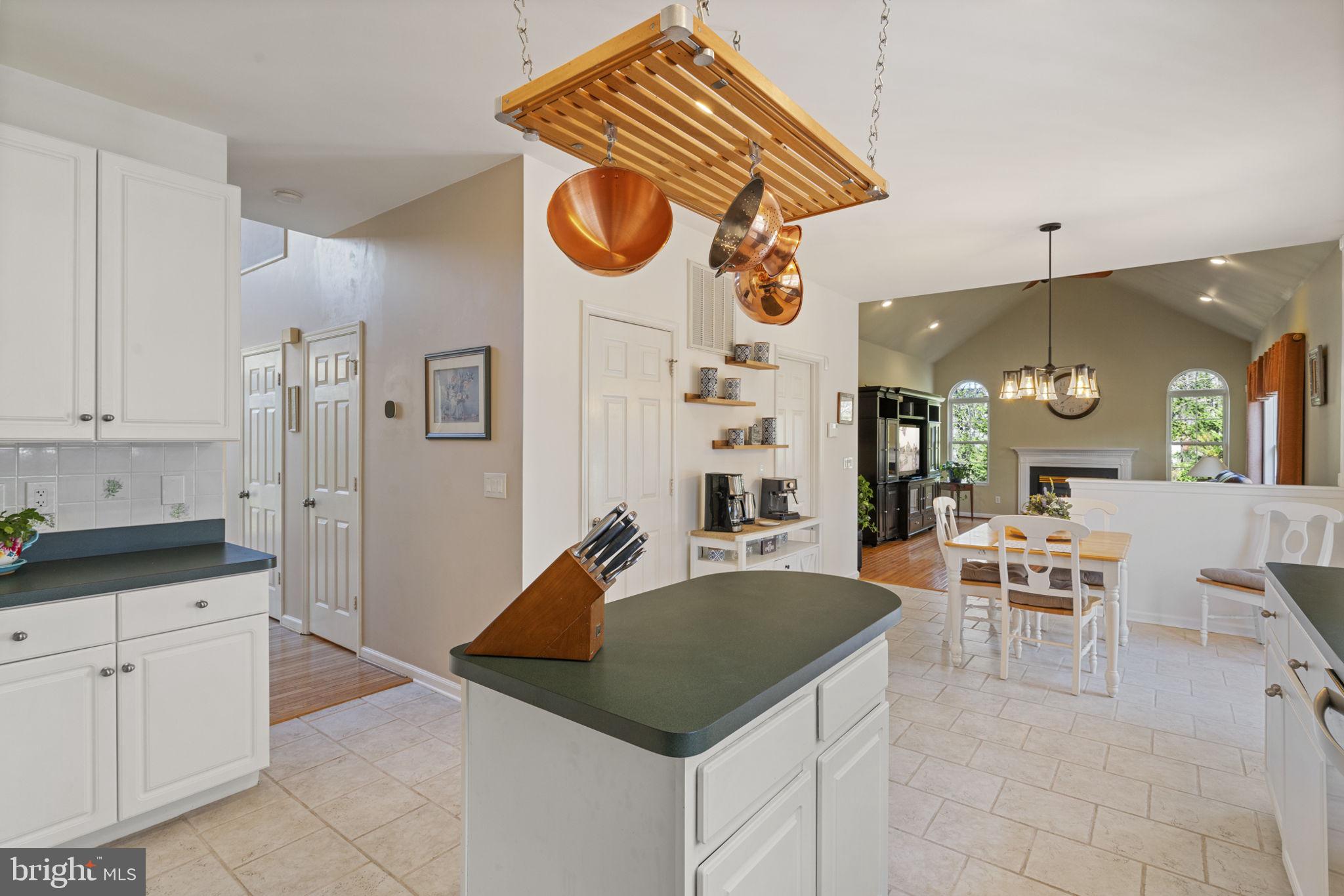 WINDSOR FOREST - Residential