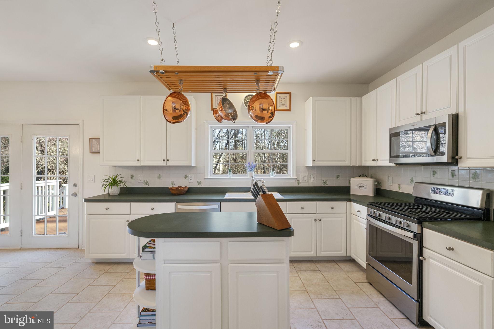 WINDSOR FOREST - Residential