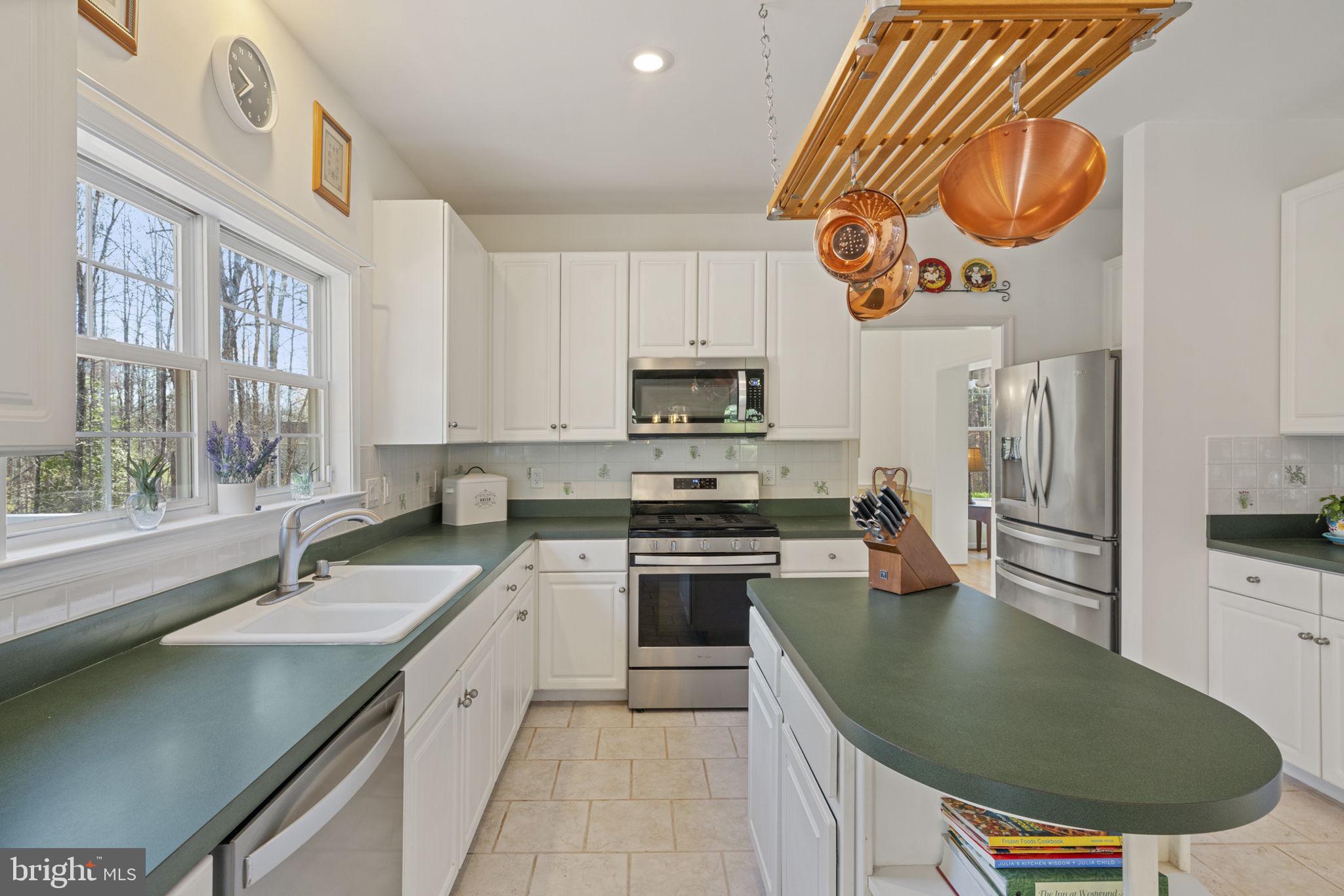 WINDSOR FOREST - Residential