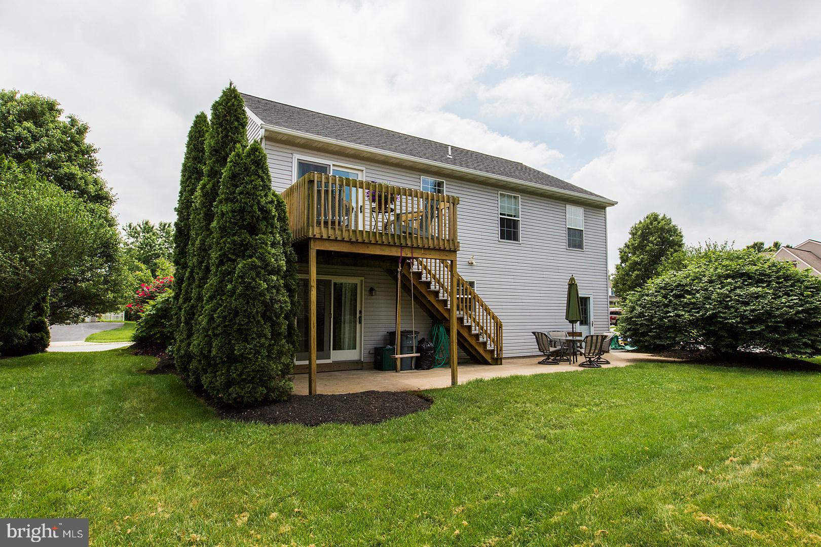 VILLAGE SQUARE - Residential