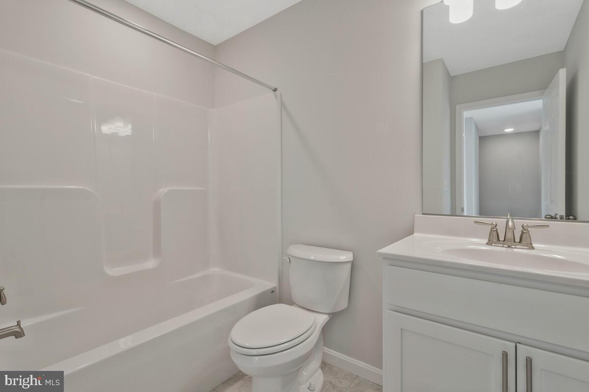 OYSTER BAY CONDOMINIUMS - Residential