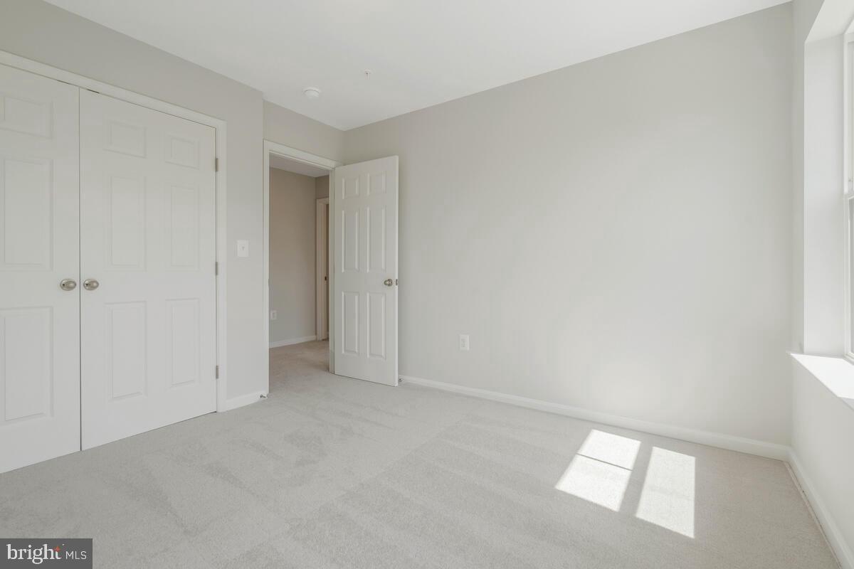 OYSTER BAY CONDOMINIUMS - Residential