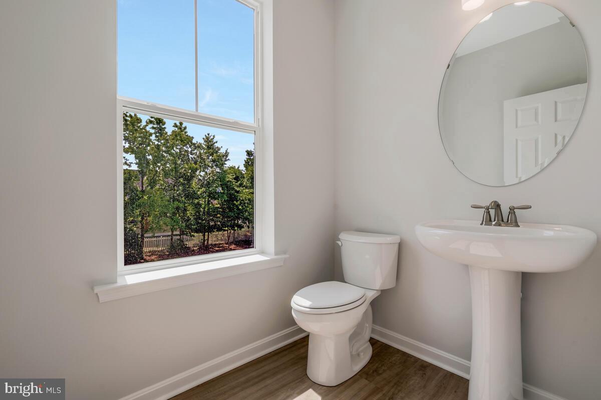 OYSTER BAY CONDOMINIUMS - Residential