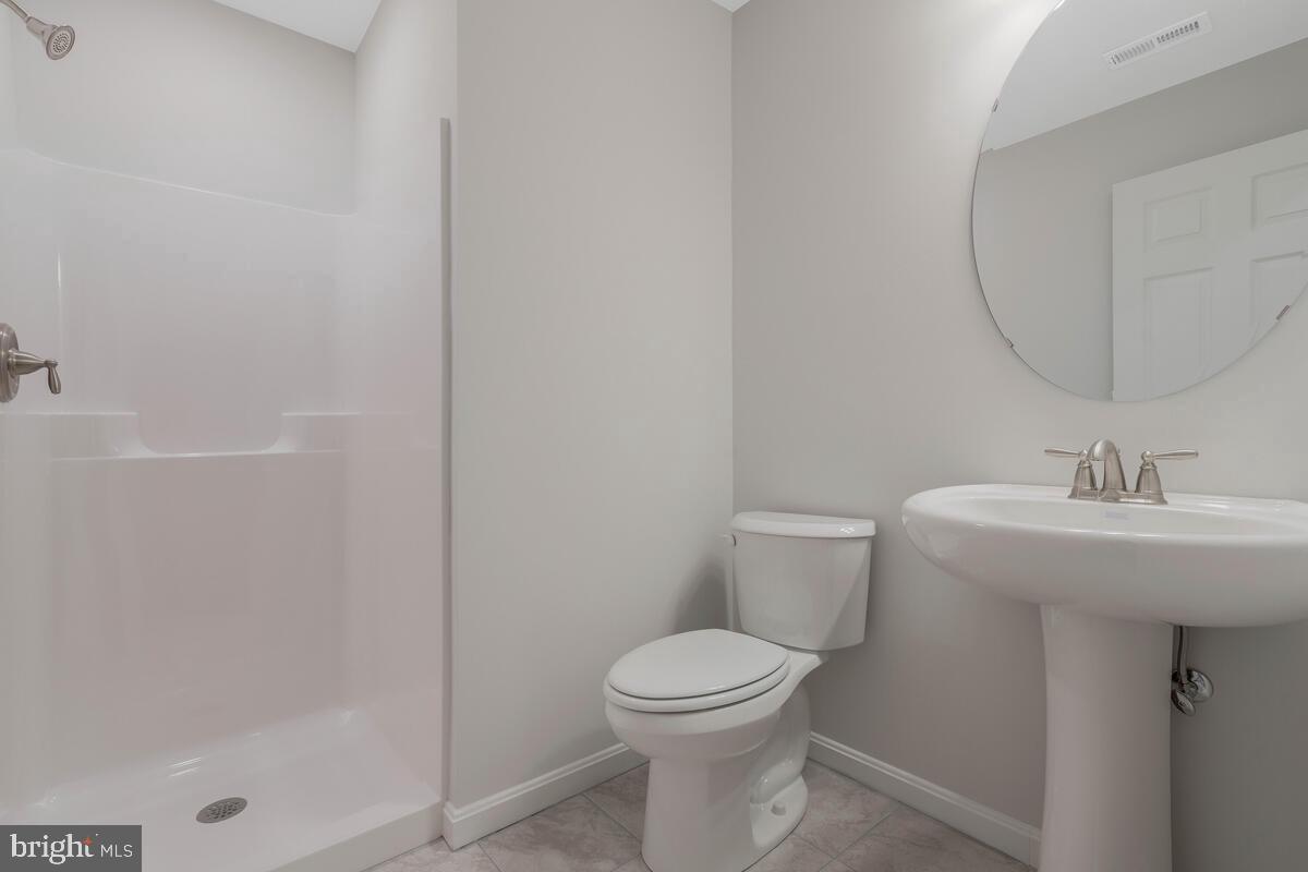 OYSTER BAY CONDOMINIUMS - Residential