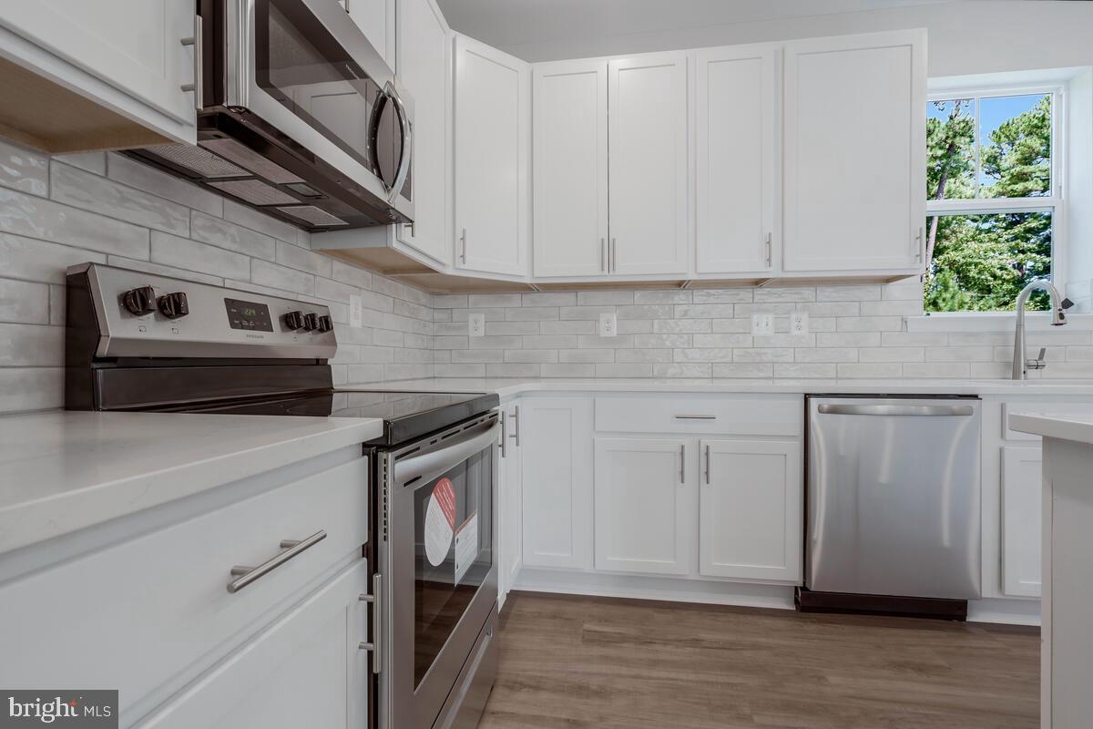 OYSTER BAY CONDOMINIUMS - Residential