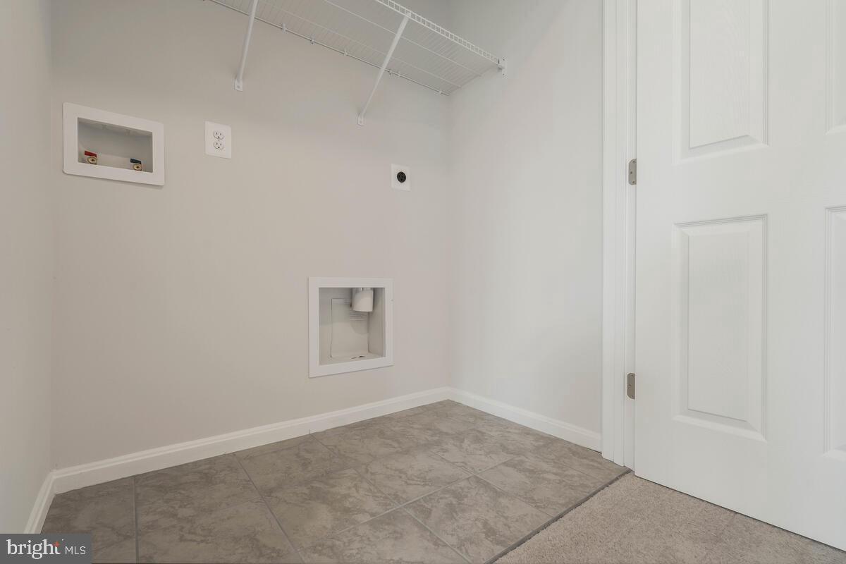 OYSTER BAY CONDOMINIUMS - Residential