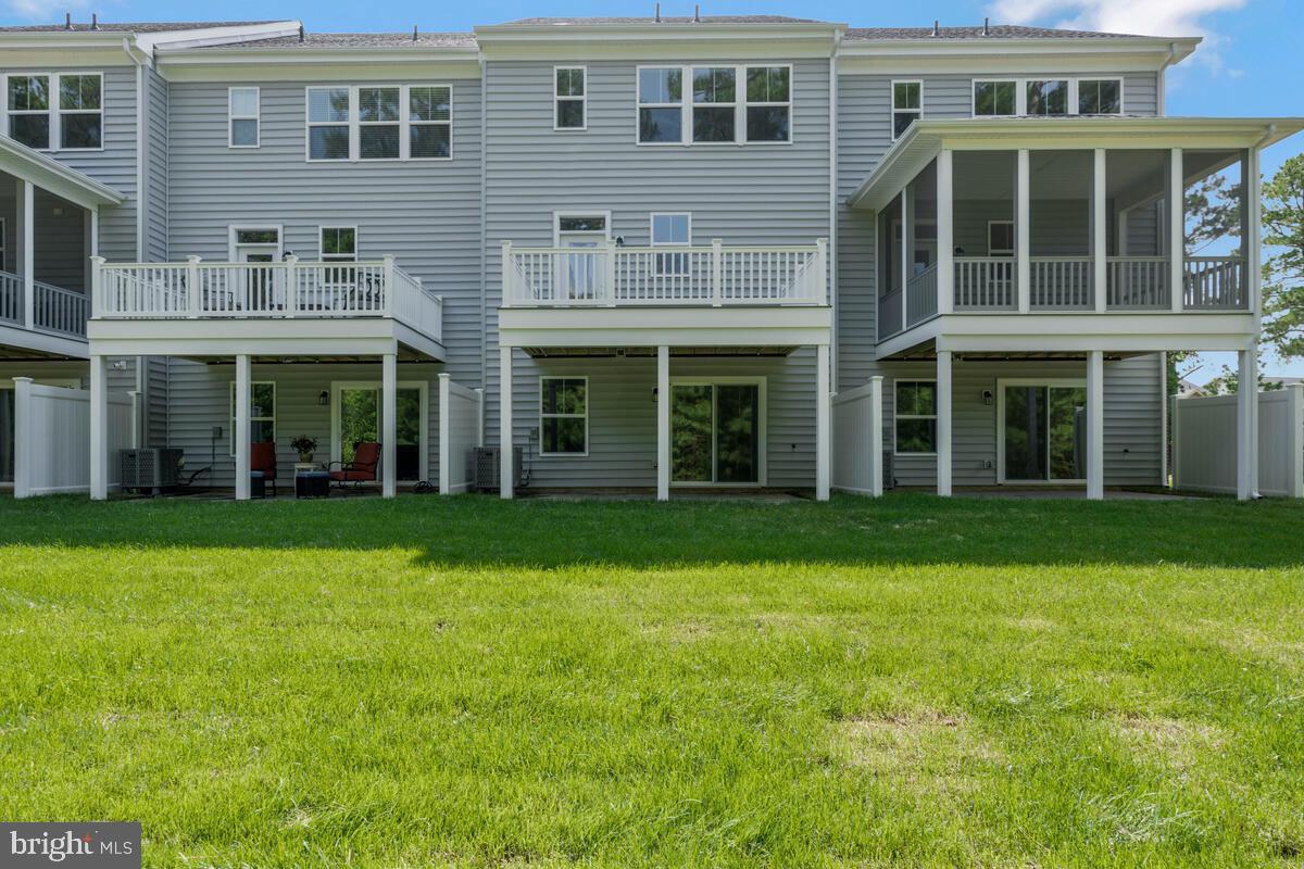 OYSTER BAY CONDOMINIUMS - Residential