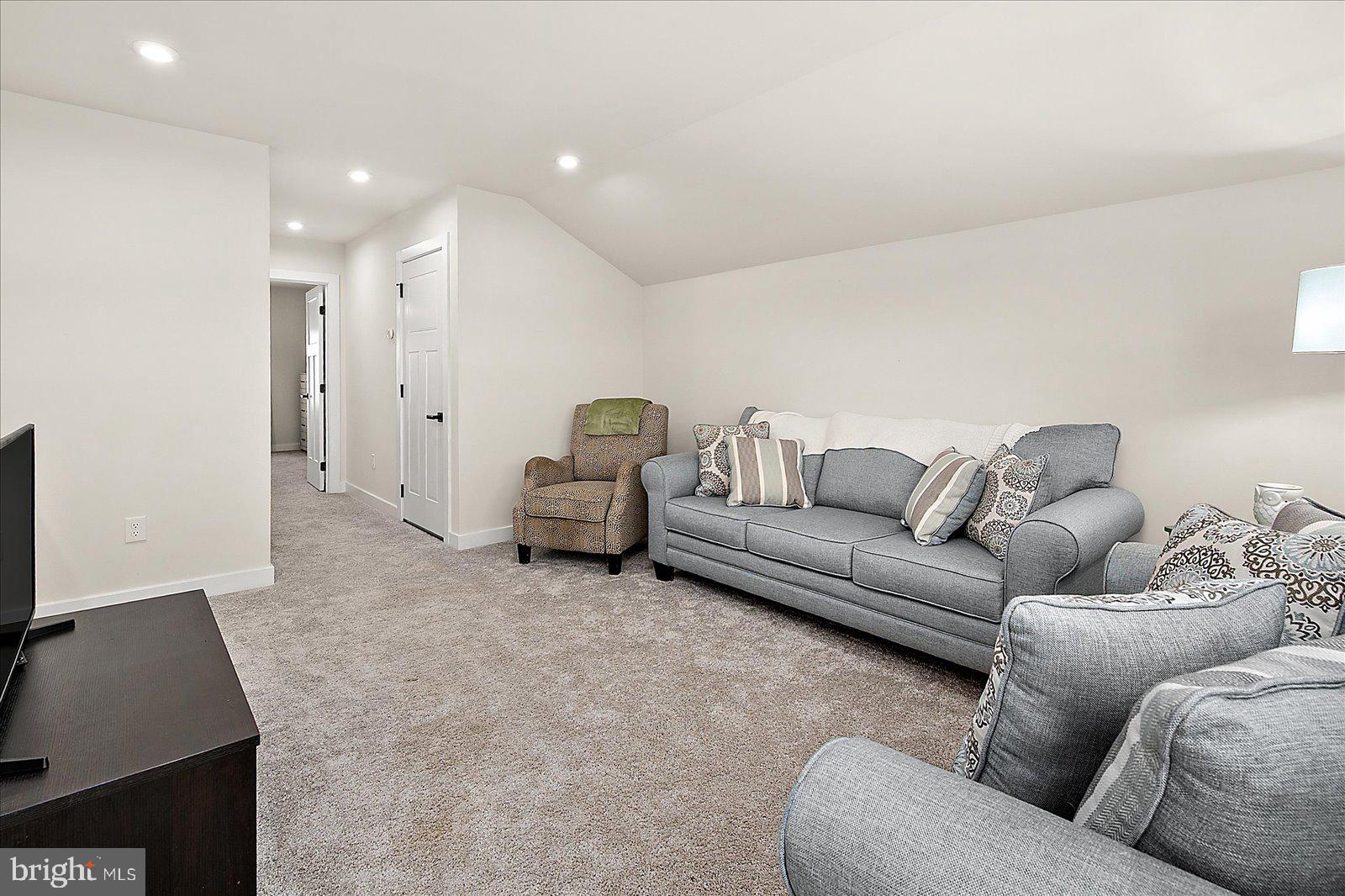 ATLANTIC LAKES - Residential