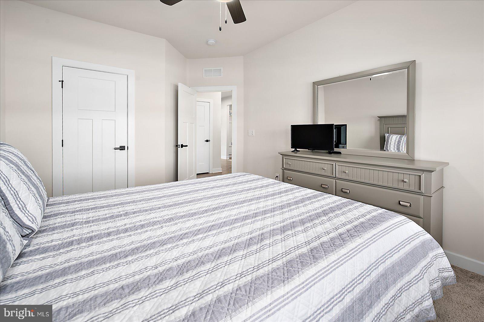 ATLANTIC LAKES - Residential