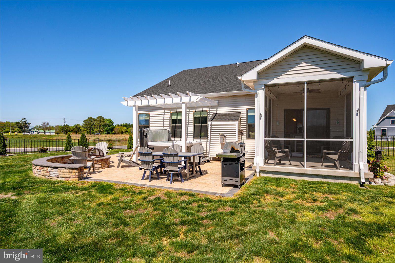 ATLANTIC LAKES - Residential