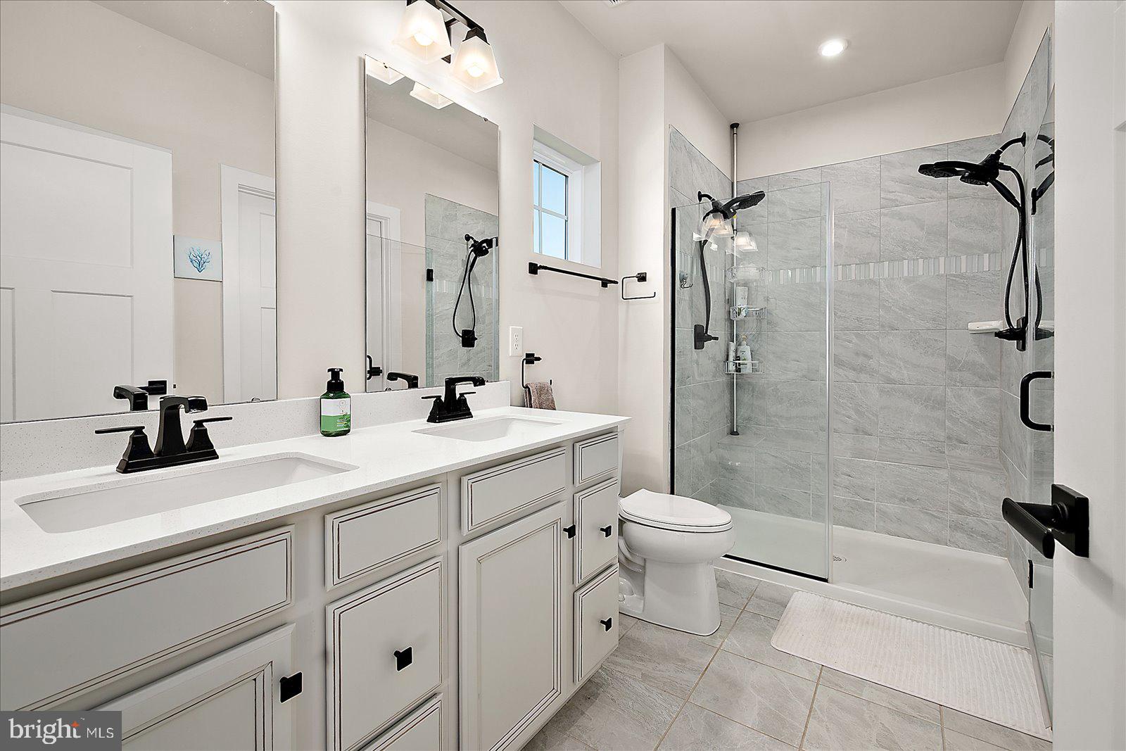 ATLANTIC LAKES - Residential
