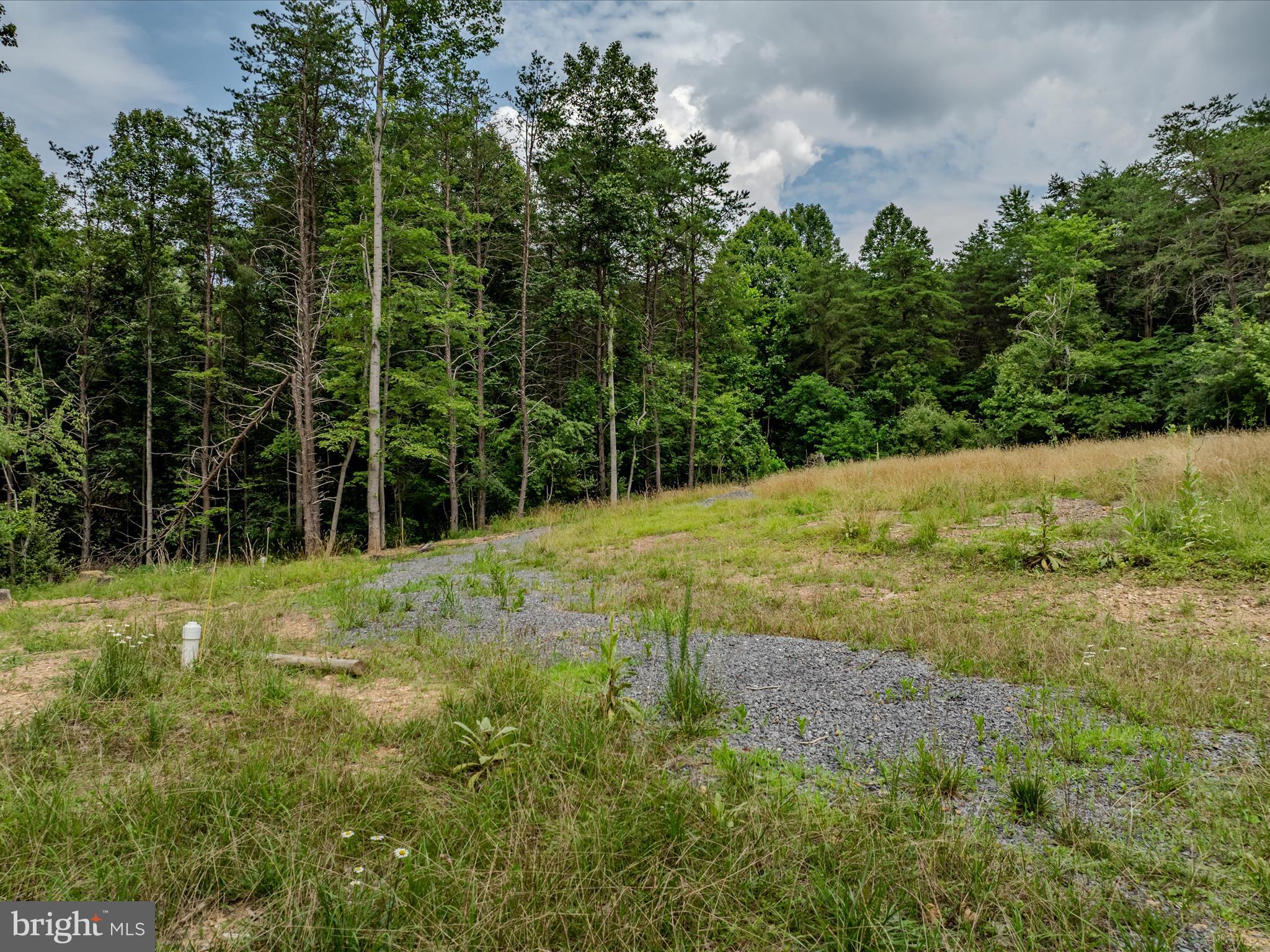 HIGHLAND HILLS - Land