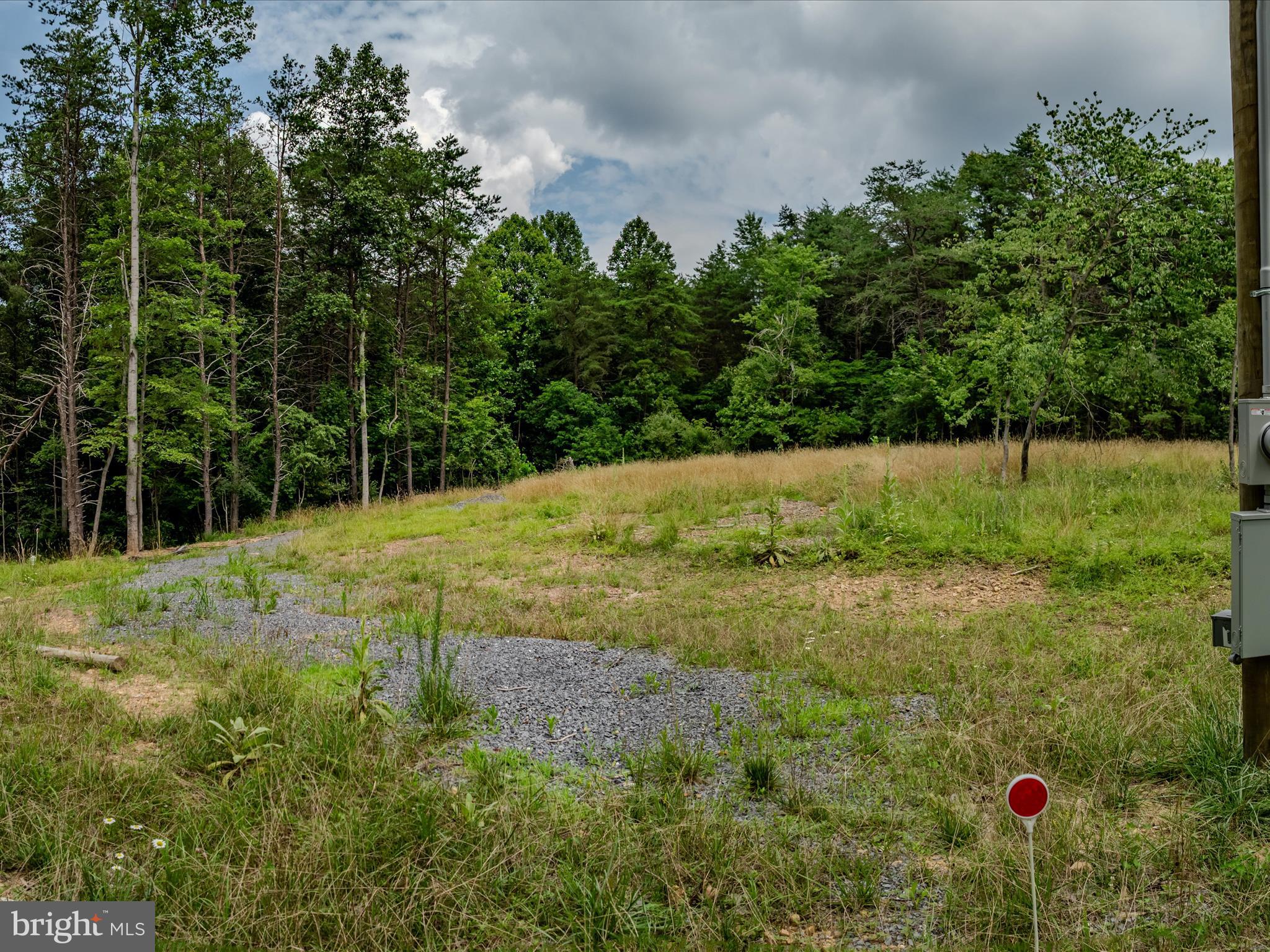 HIGHLAND HILLS - Land