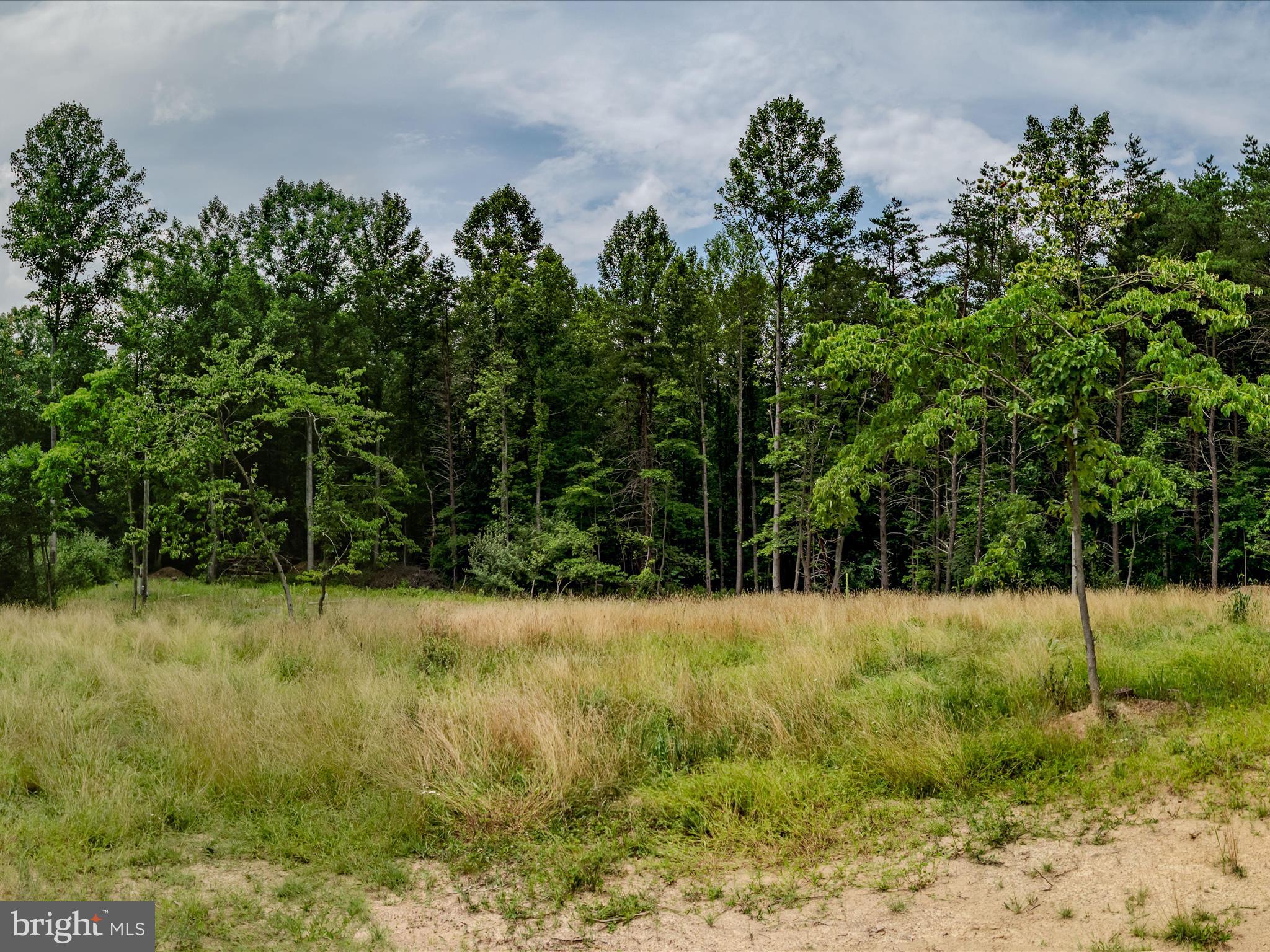 HIGHLAND HILLS - Land