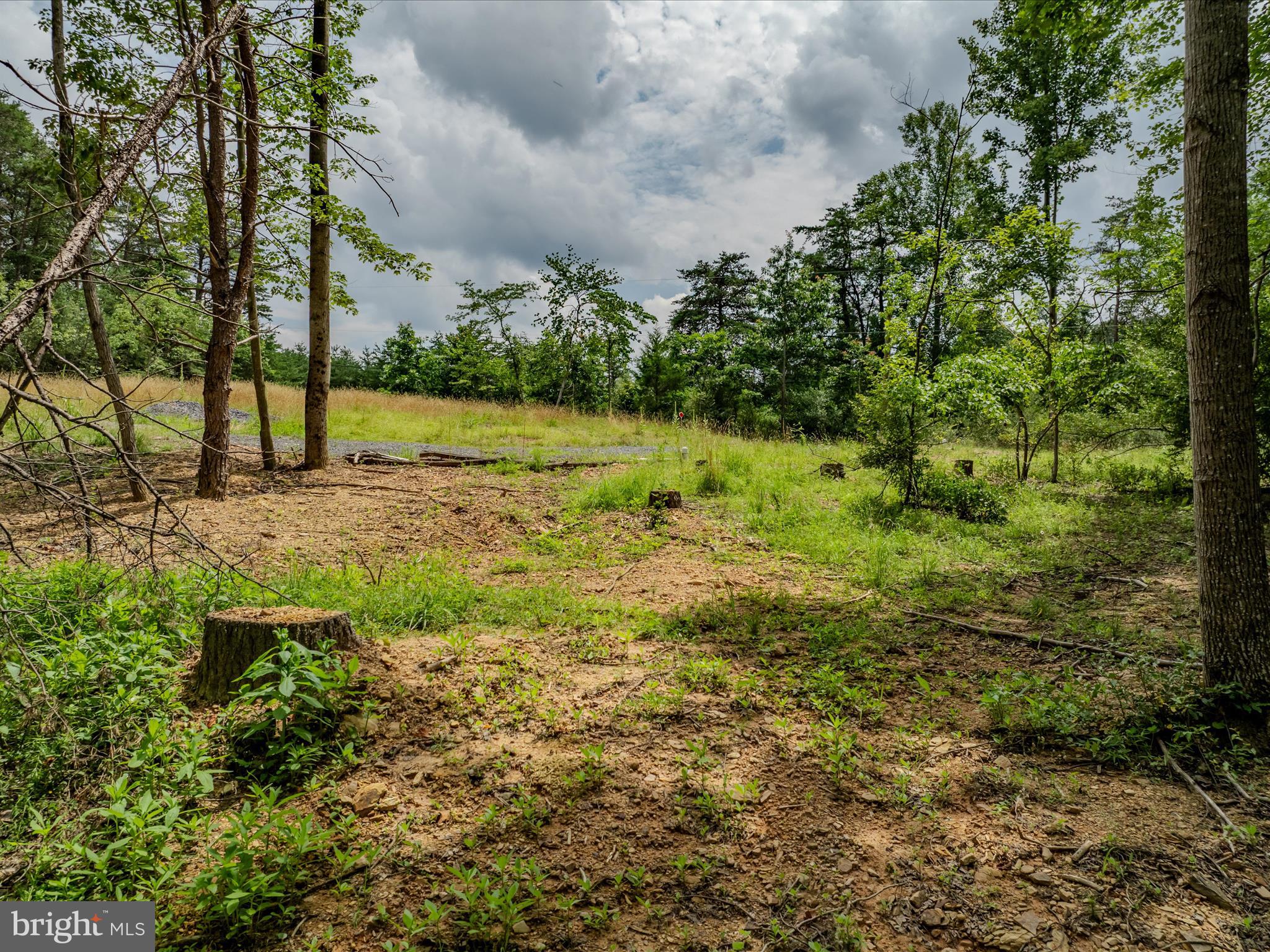 HIGHLAND HILLS - Land