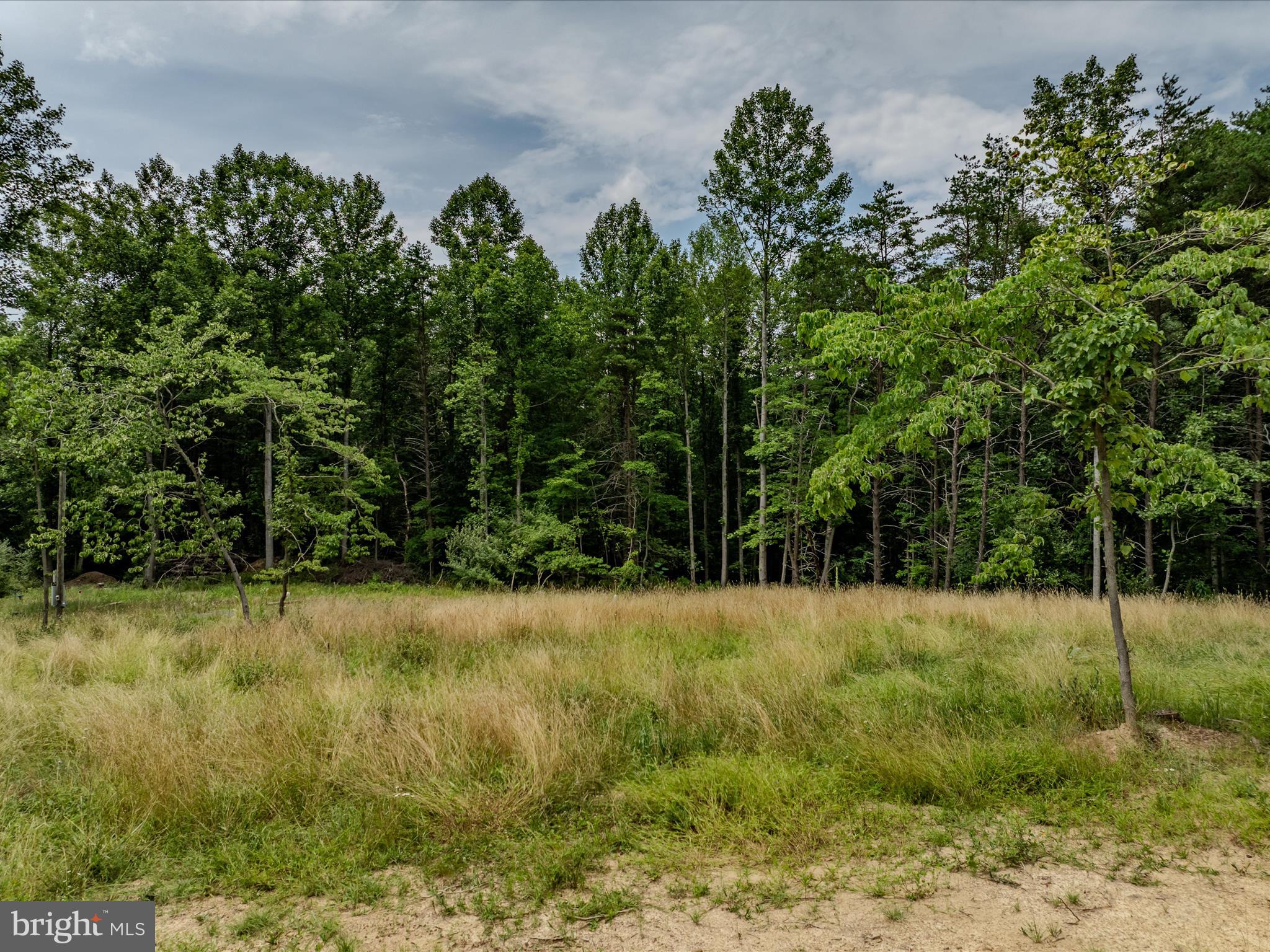 HIGHLAND HILLS - Land