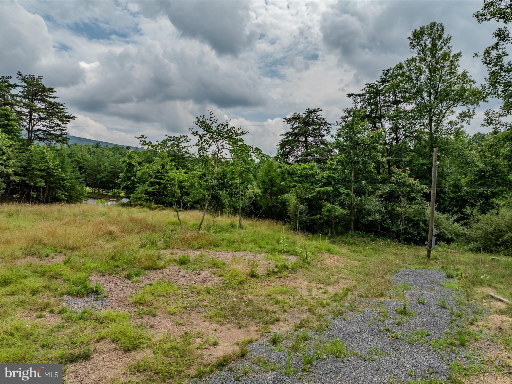 HIGHLAND HILLS - Land