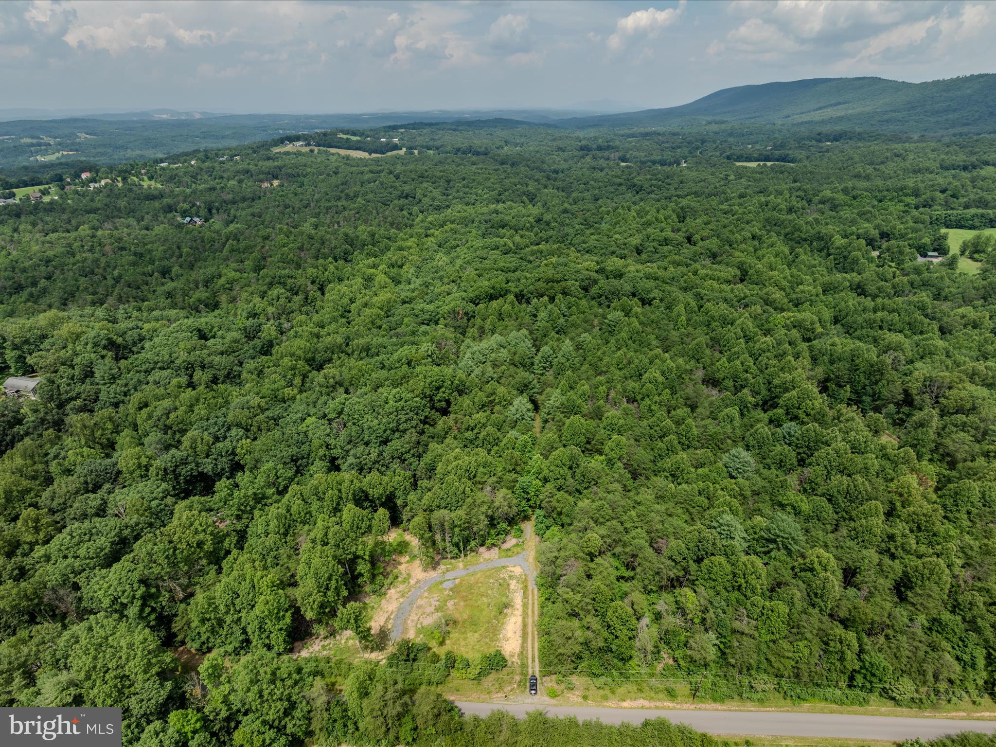 HIGHLAND HILLS - Land