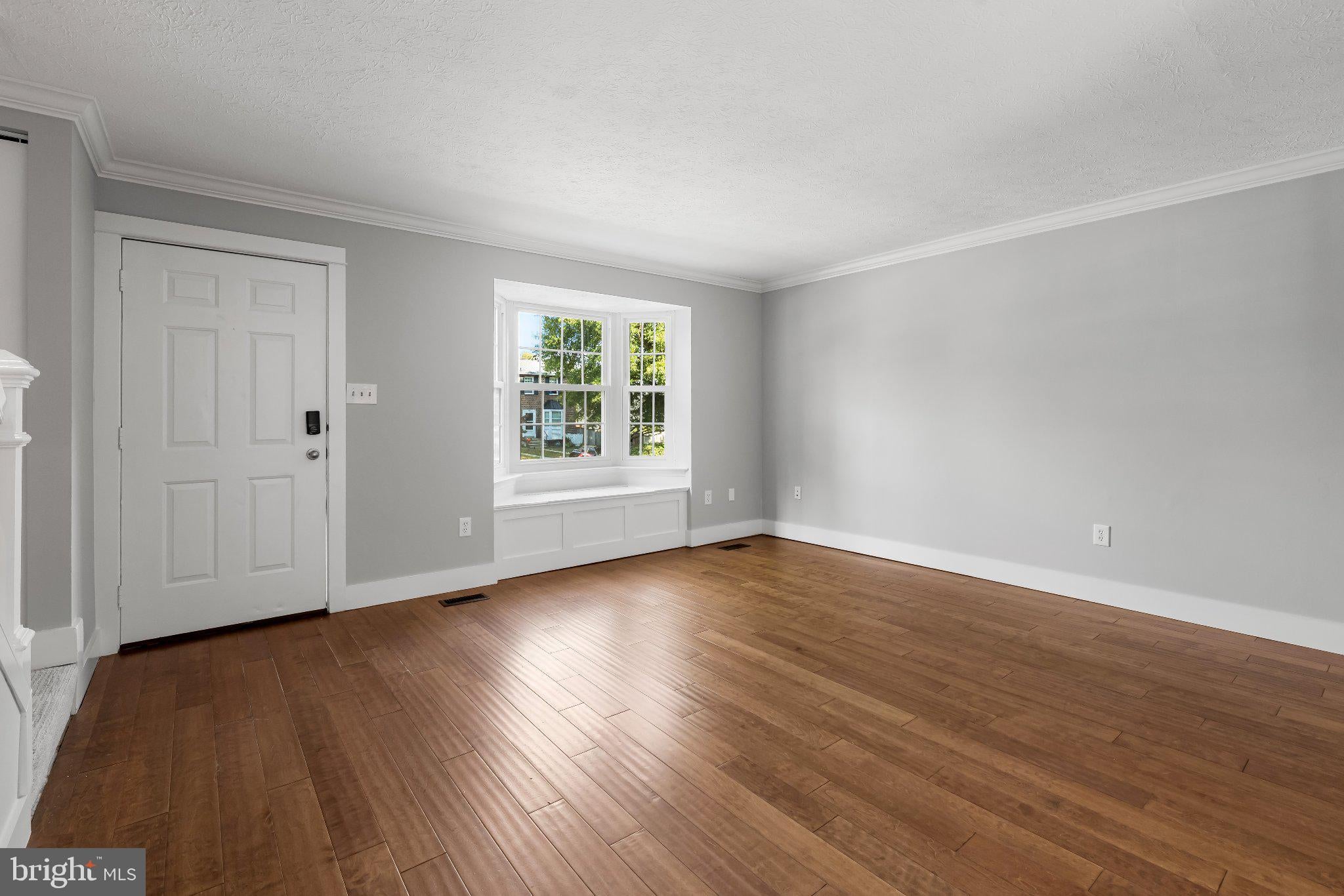 325 RAMBLING RIDGE COURT