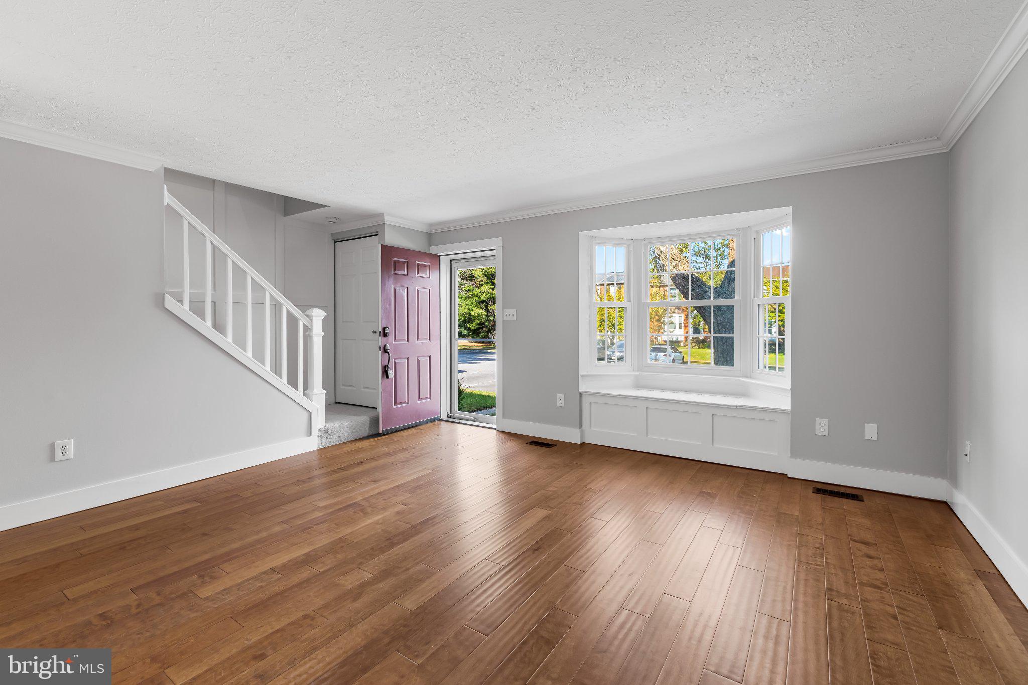 325 RAMBLING RIDGE COURT