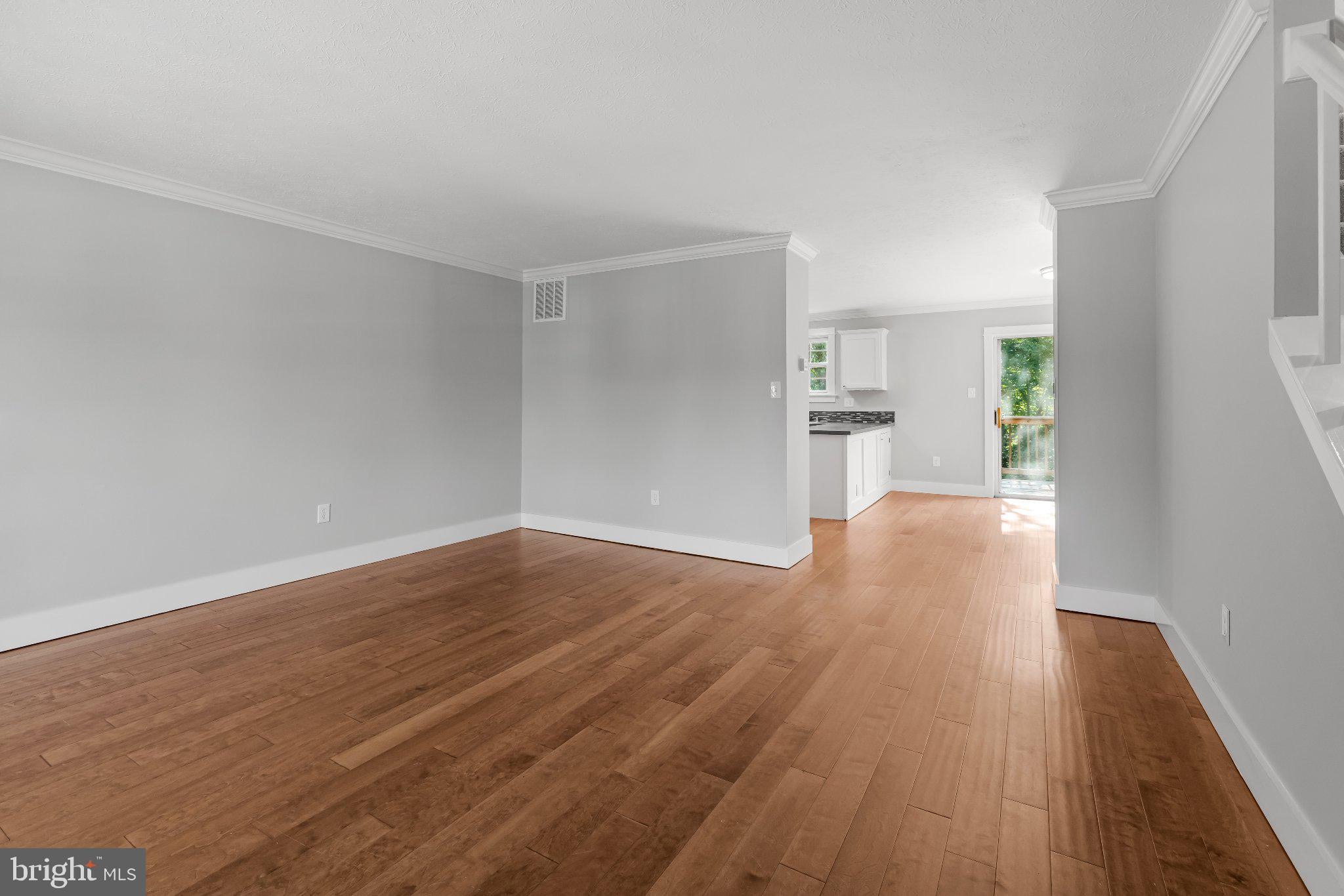 325 RAMBLING RIDGE COURT