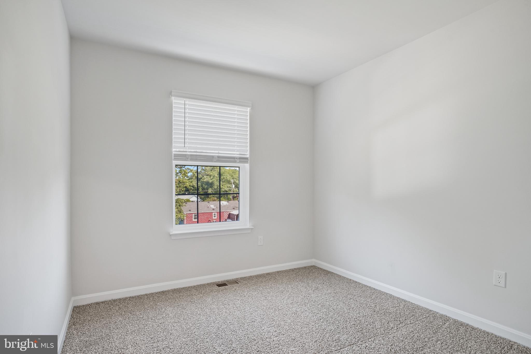 WOODYARD - Residential