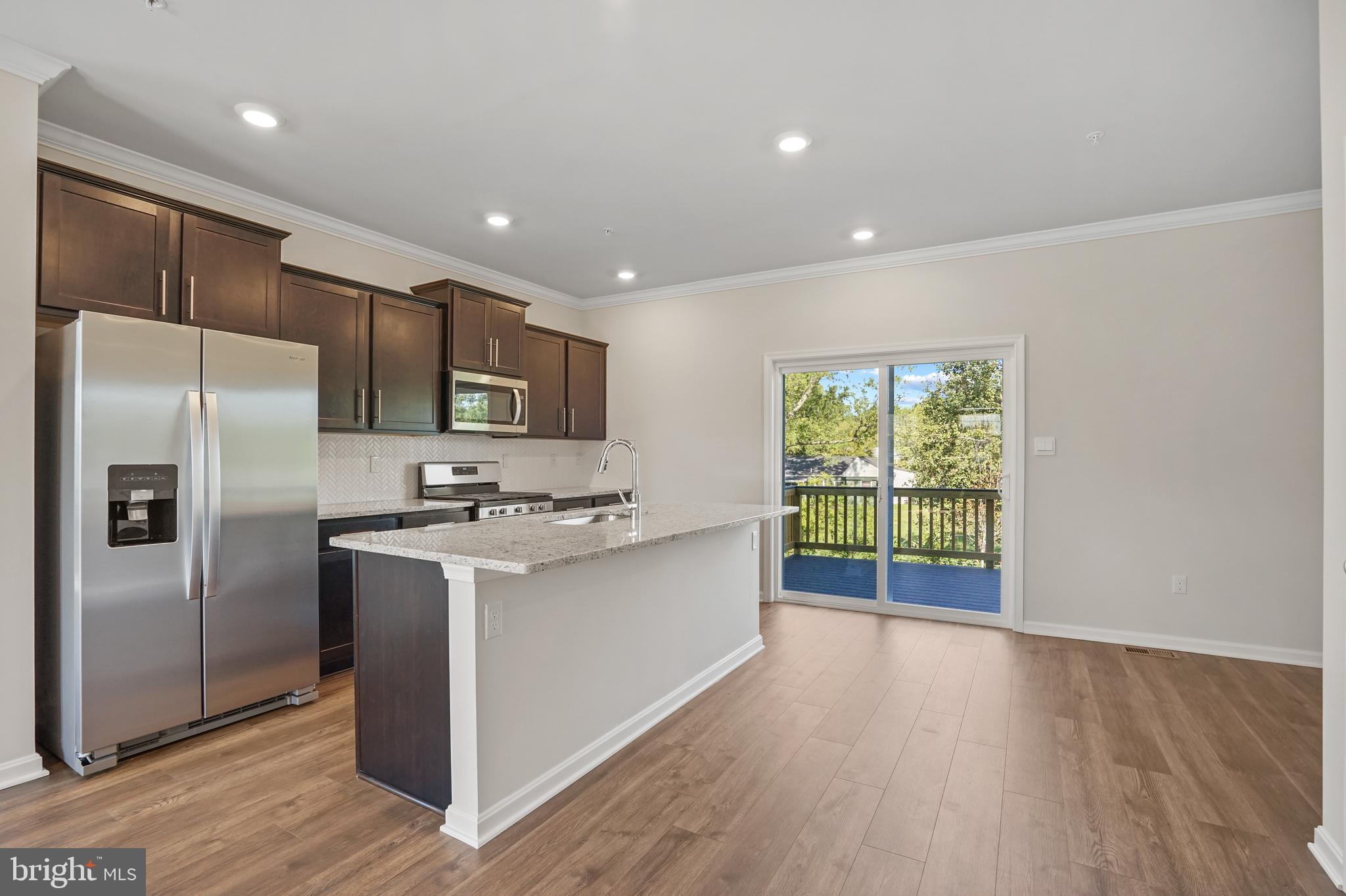 WOODYARD - Residential