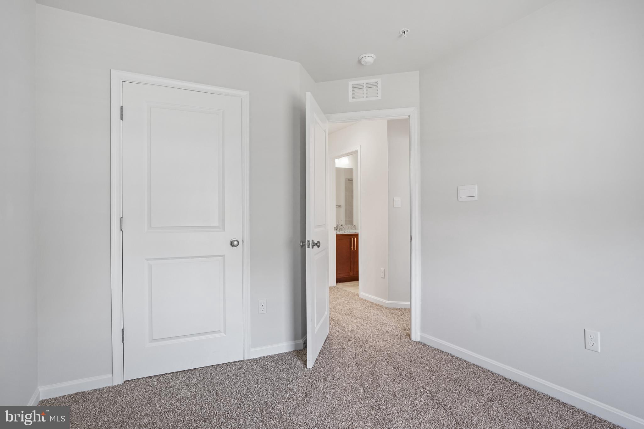 WOODYARD - Residential