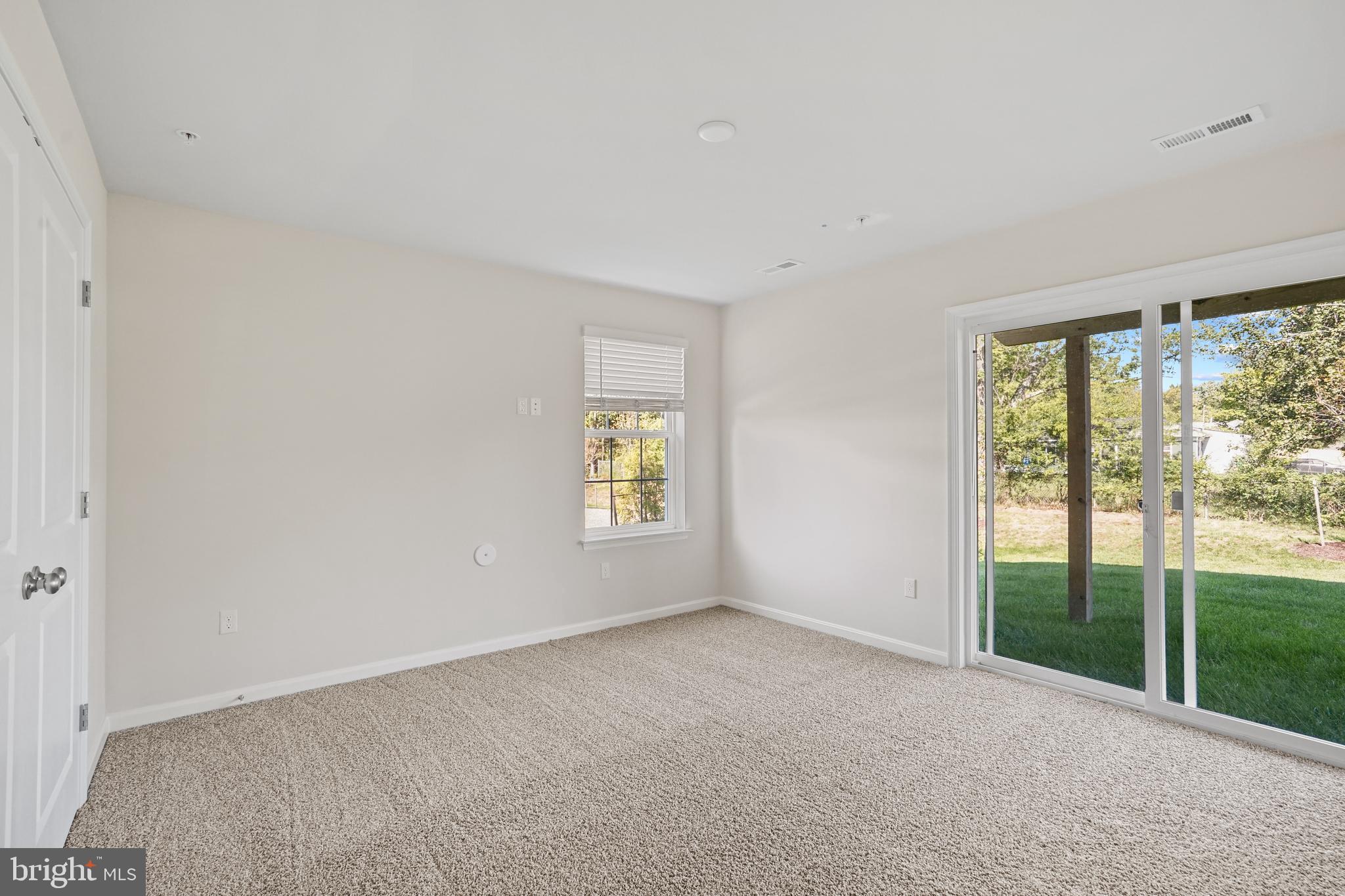 WOODYARD - Residential