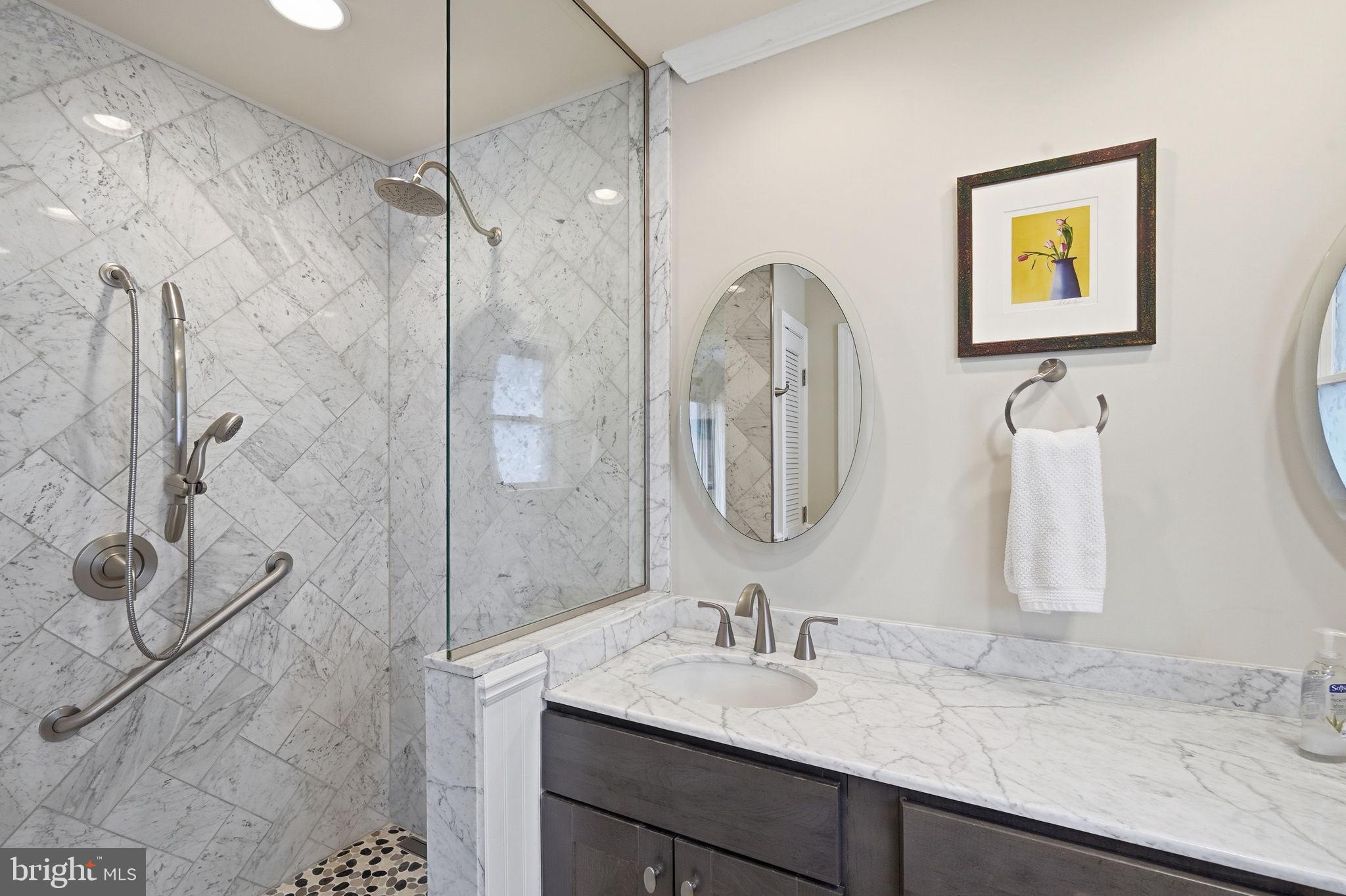 DRUM POINT - Residential