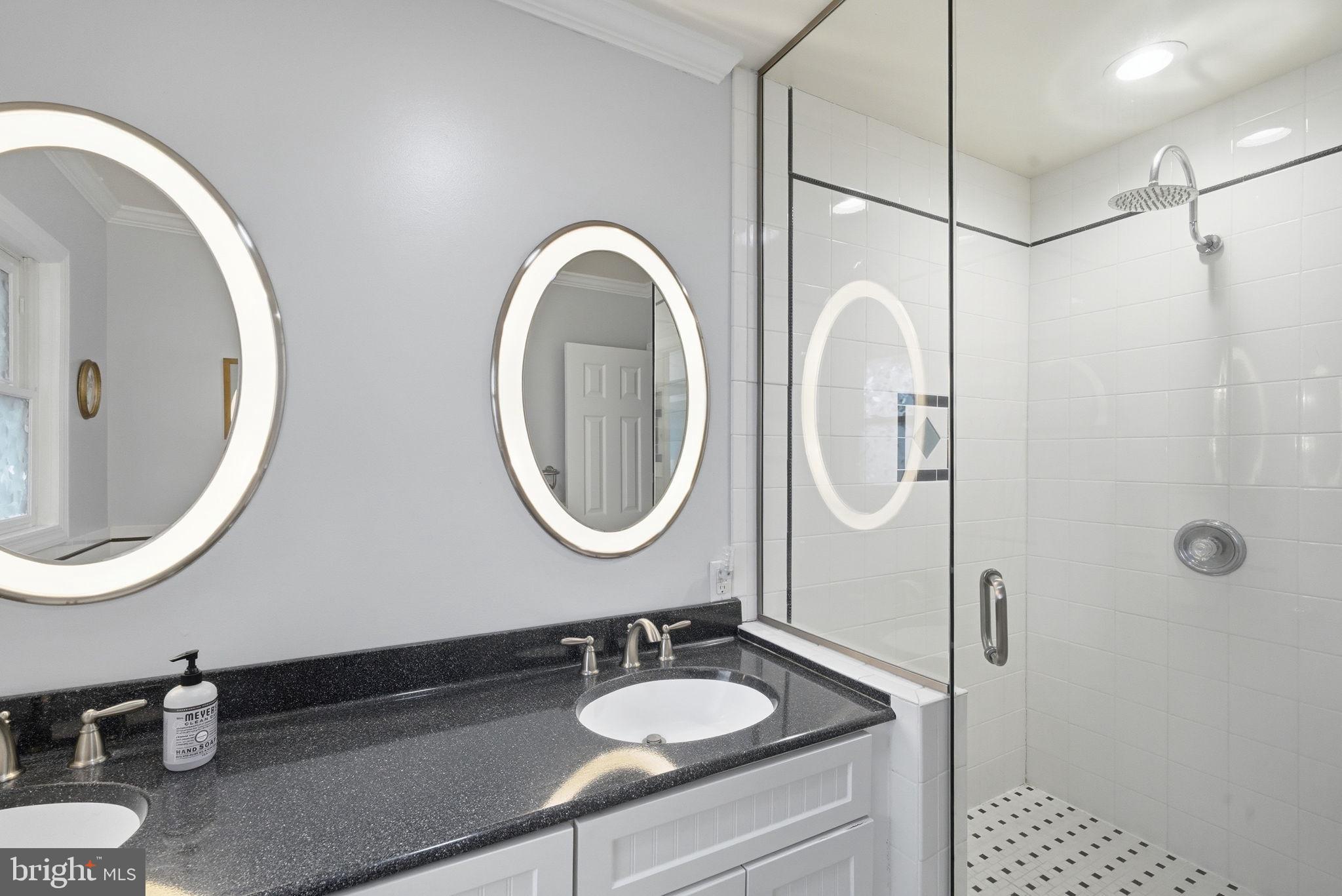 DRUM POINT - Residential