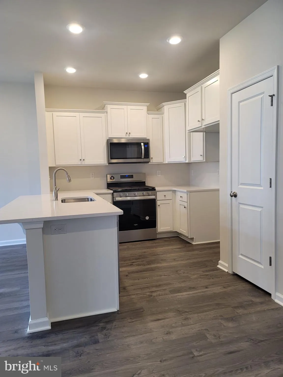 Burlington, New Jersey 08016, United States, 3 Bedrooms Bedrooms, ,3 BathroomsBathrooms,Residential,Active,77135