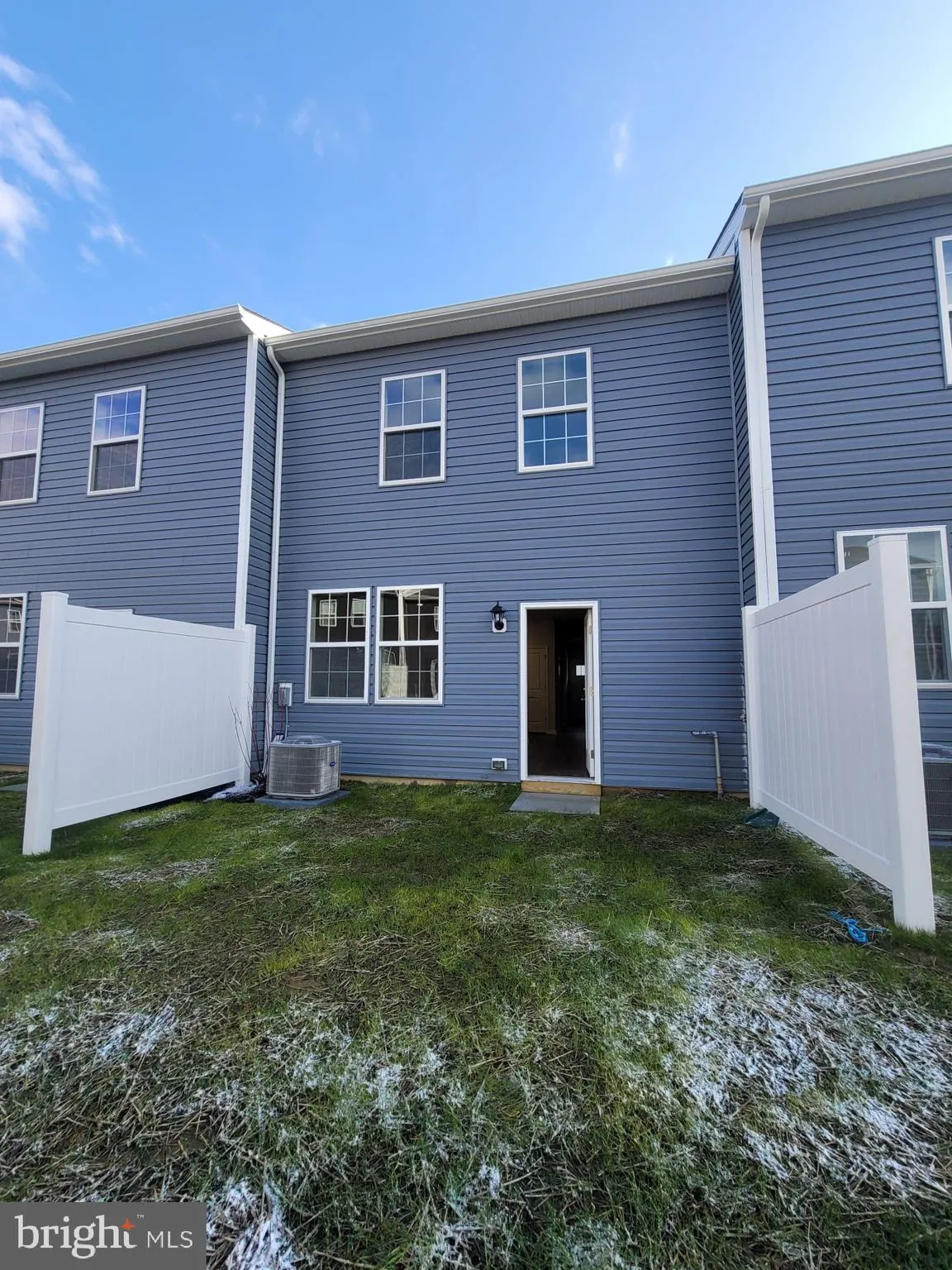 Burlington, New Jersey 08016, United States, 3 Bedrooms Bedrooms, ,3 BathroomsBathrooms,Residential,Active,77135