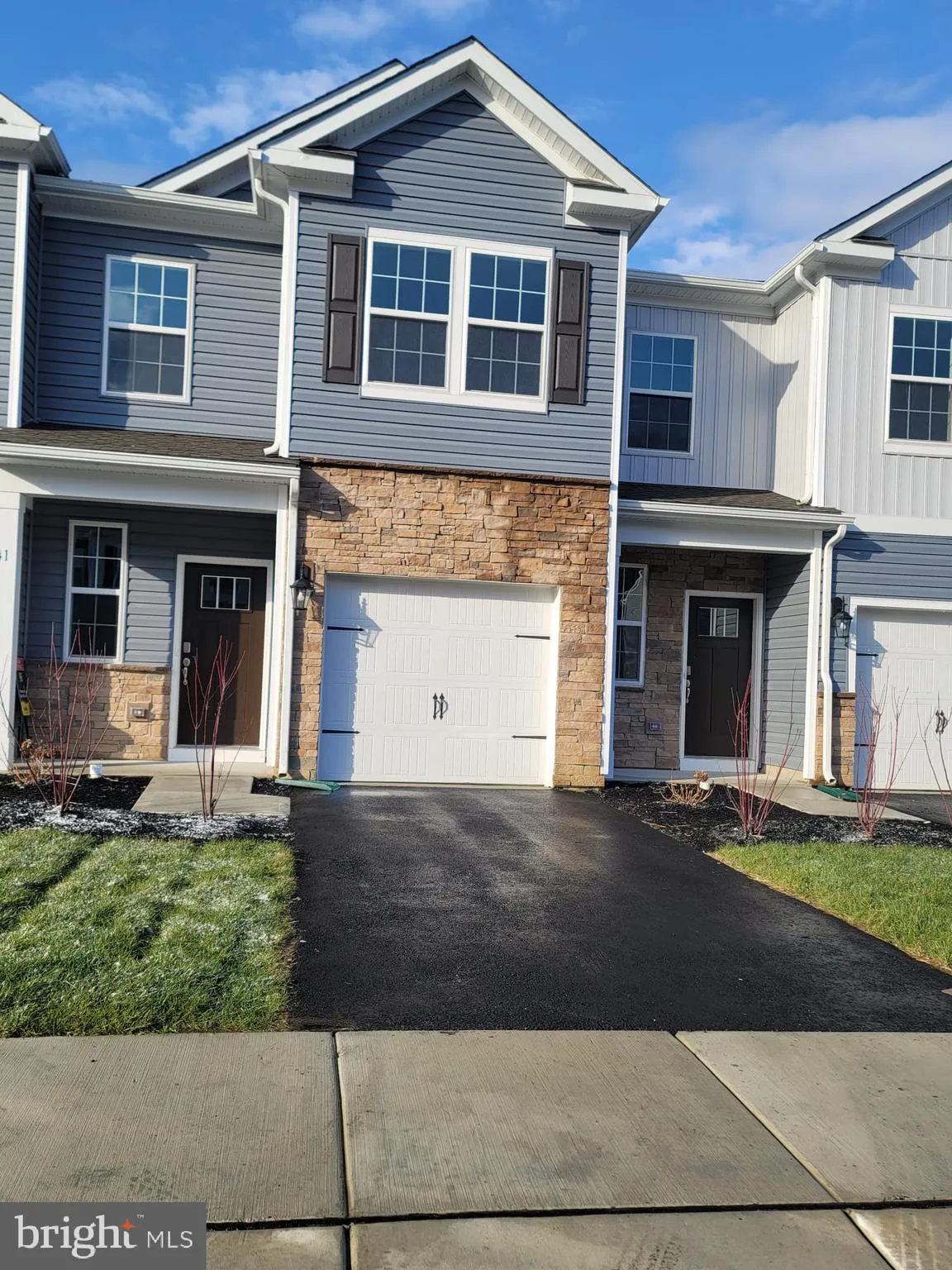 Burlington, New Jersey 08016, United States, 3 Bedrooms Bedrooms, ,3 BathroomsBathrooms,Residential,Active,77135