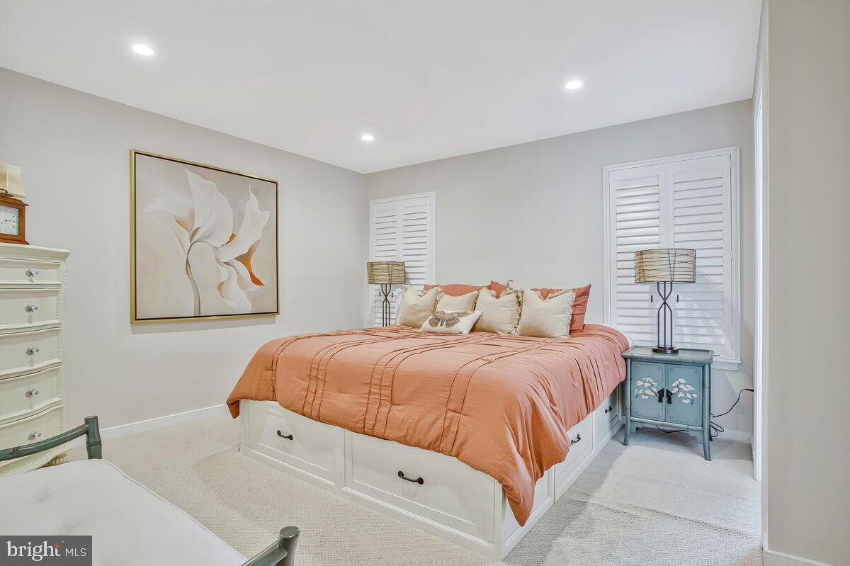 EDGEWOOD GREEN - Residential