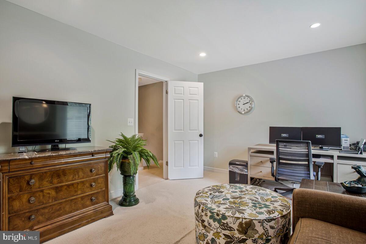 EDGEWOOD GREEN - Residential
