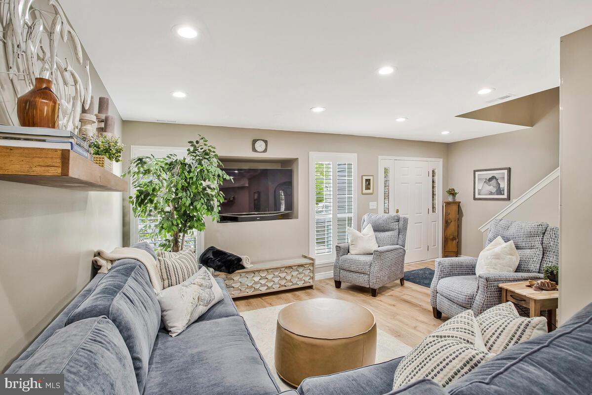 EDGEWOOD GREEN - Residential