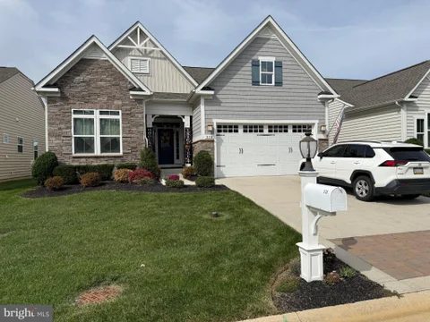 MLS: MDHR2060830