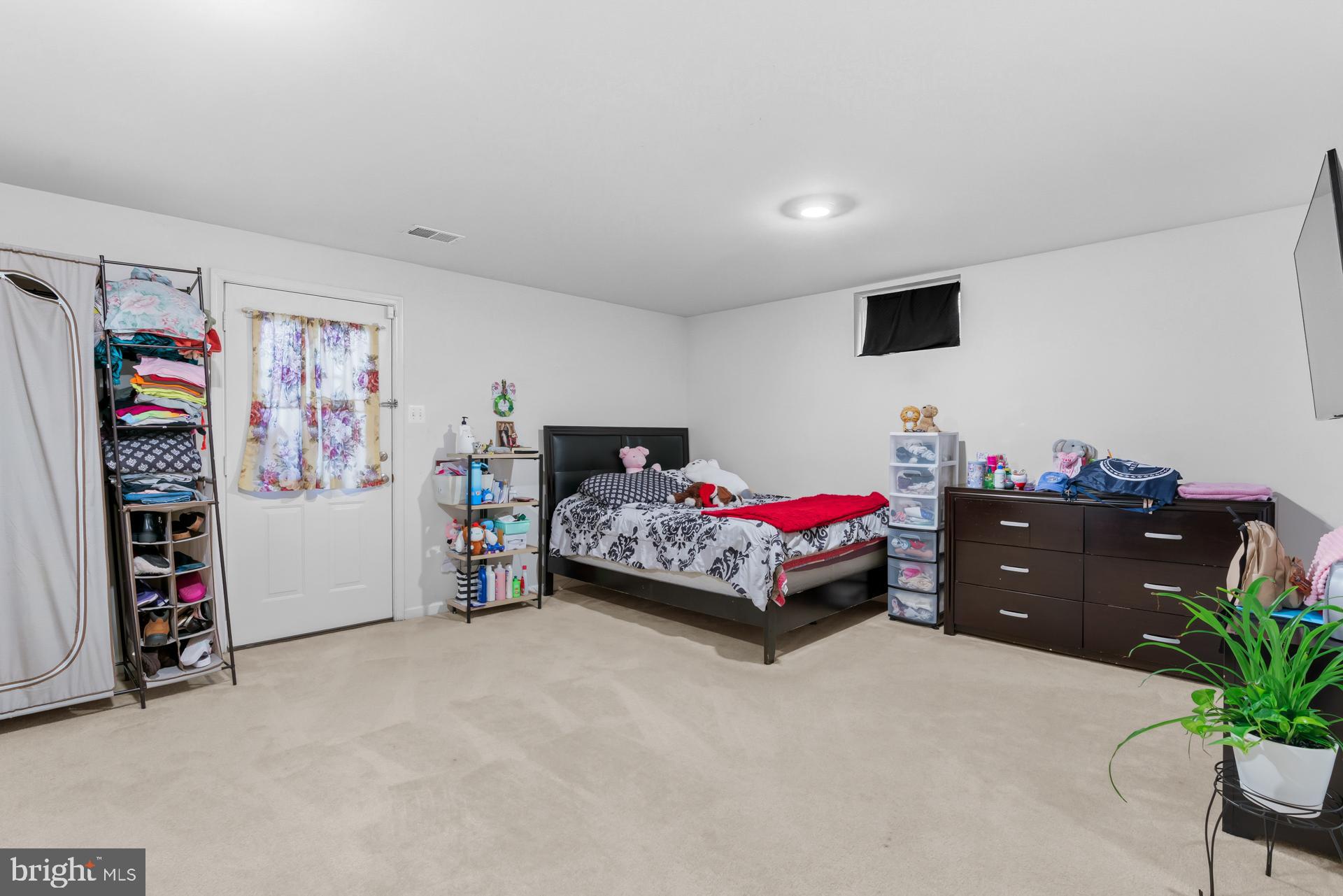 WEST FIELDS - Residential