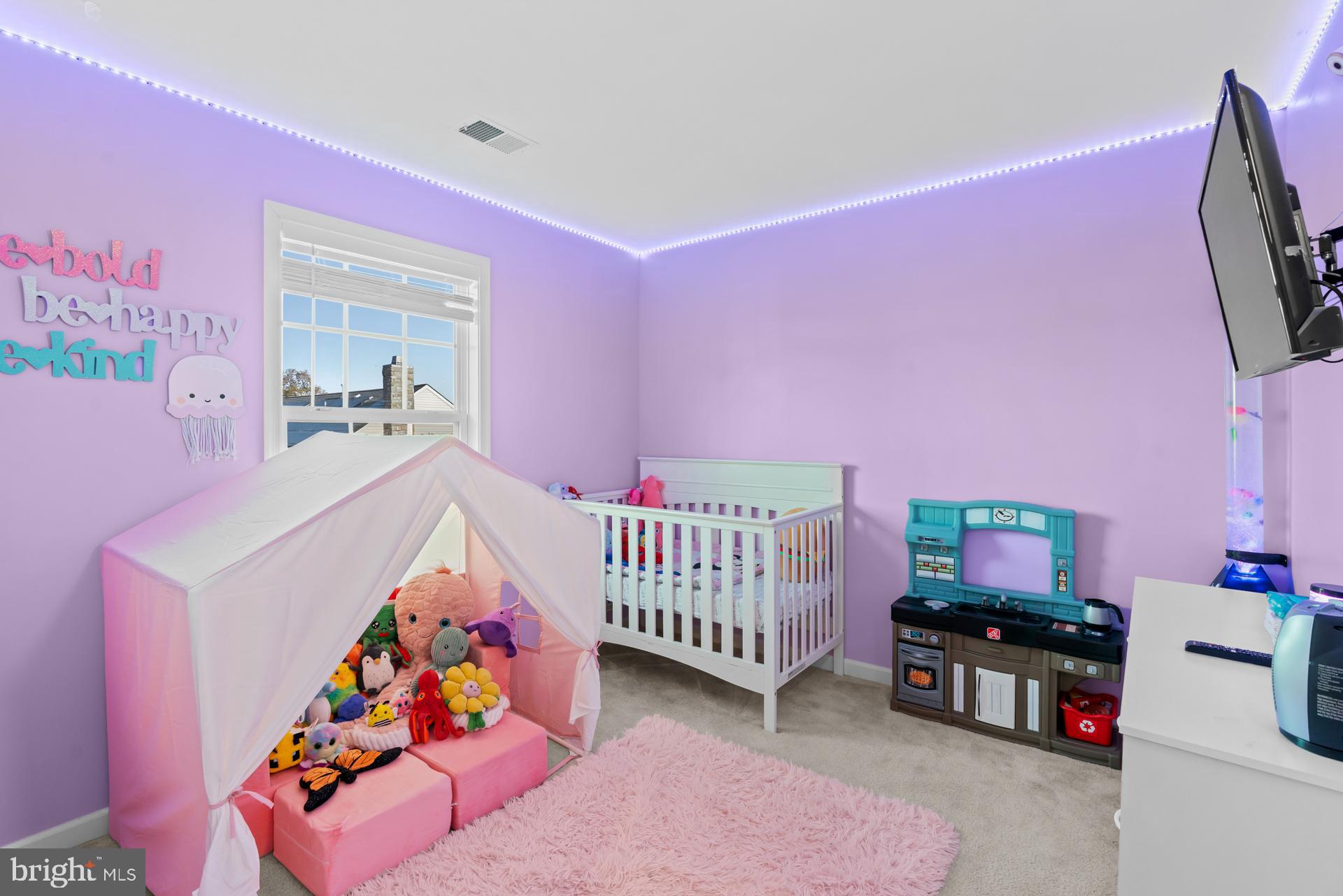 WEST FIELDS - Residential