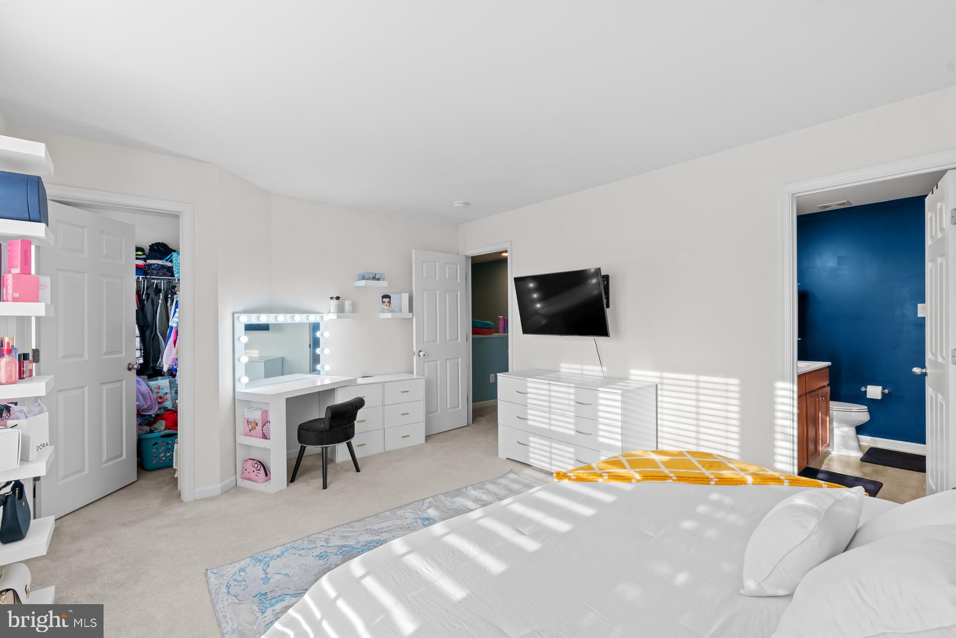 WEST FIELDS - Residential